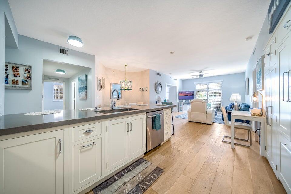 250 NE 3rd Avenue 1502
