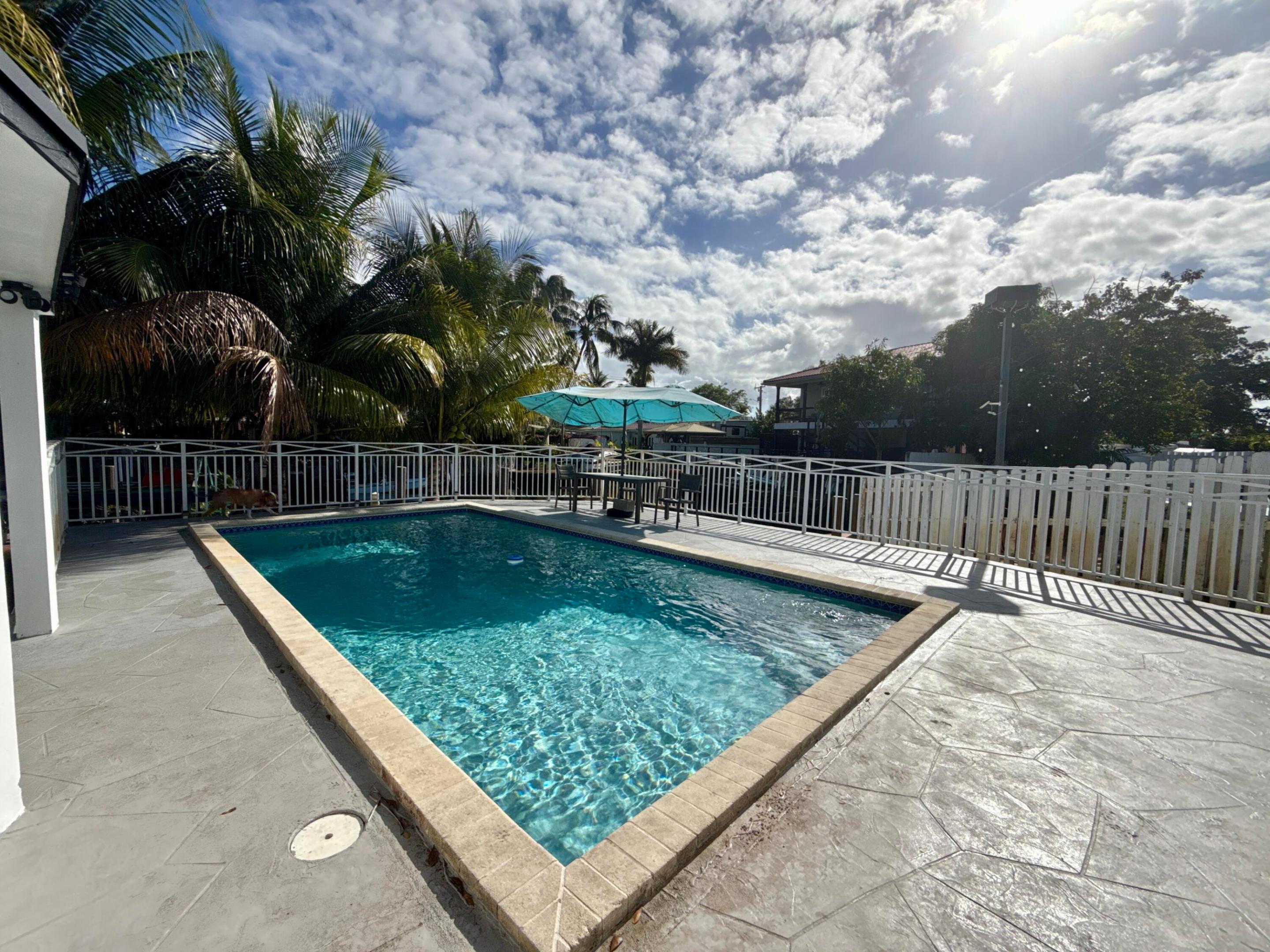 4540 SW 28TH Terrace