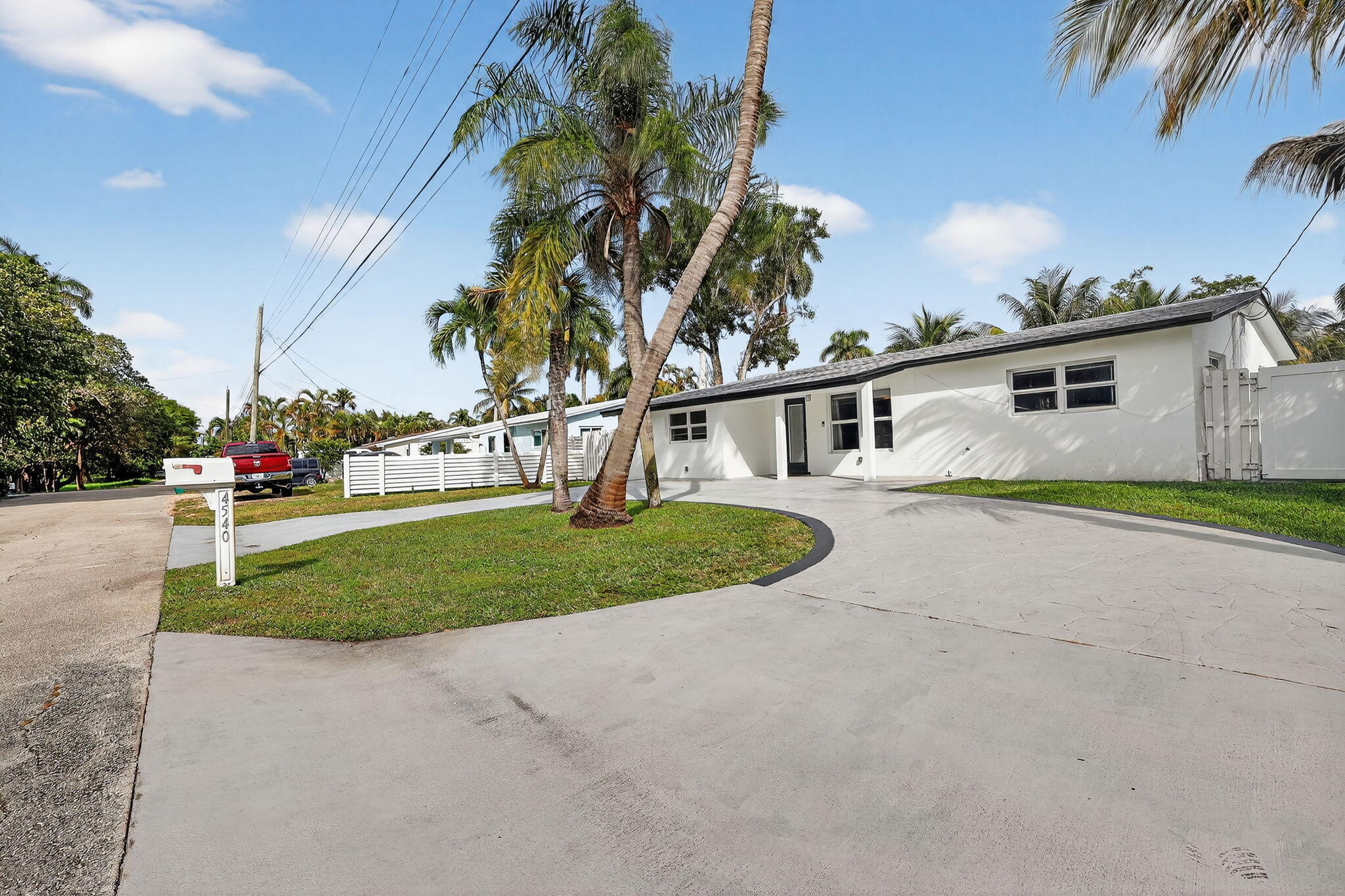 4540 SW 28TH Terrace