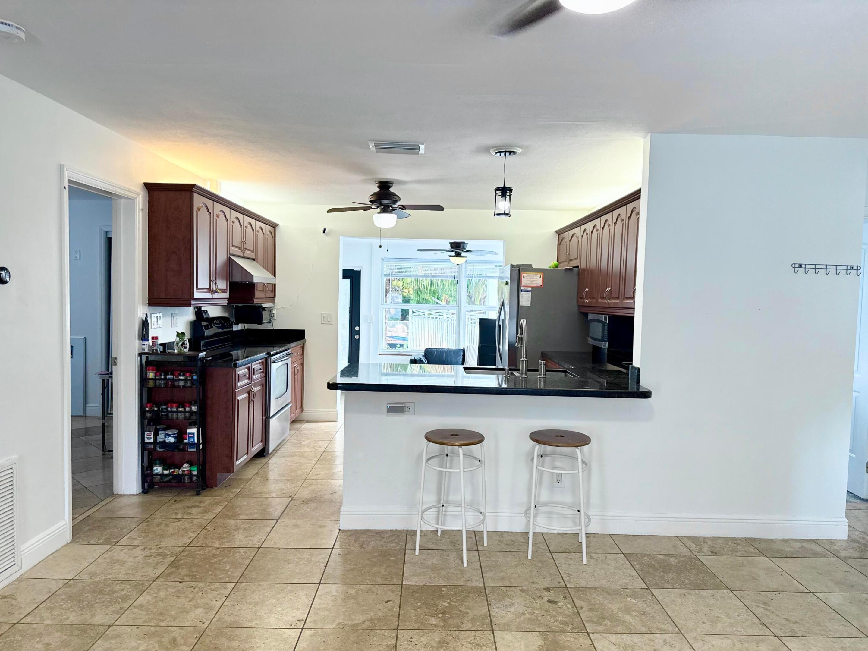 4540 SW 28TH Terrace