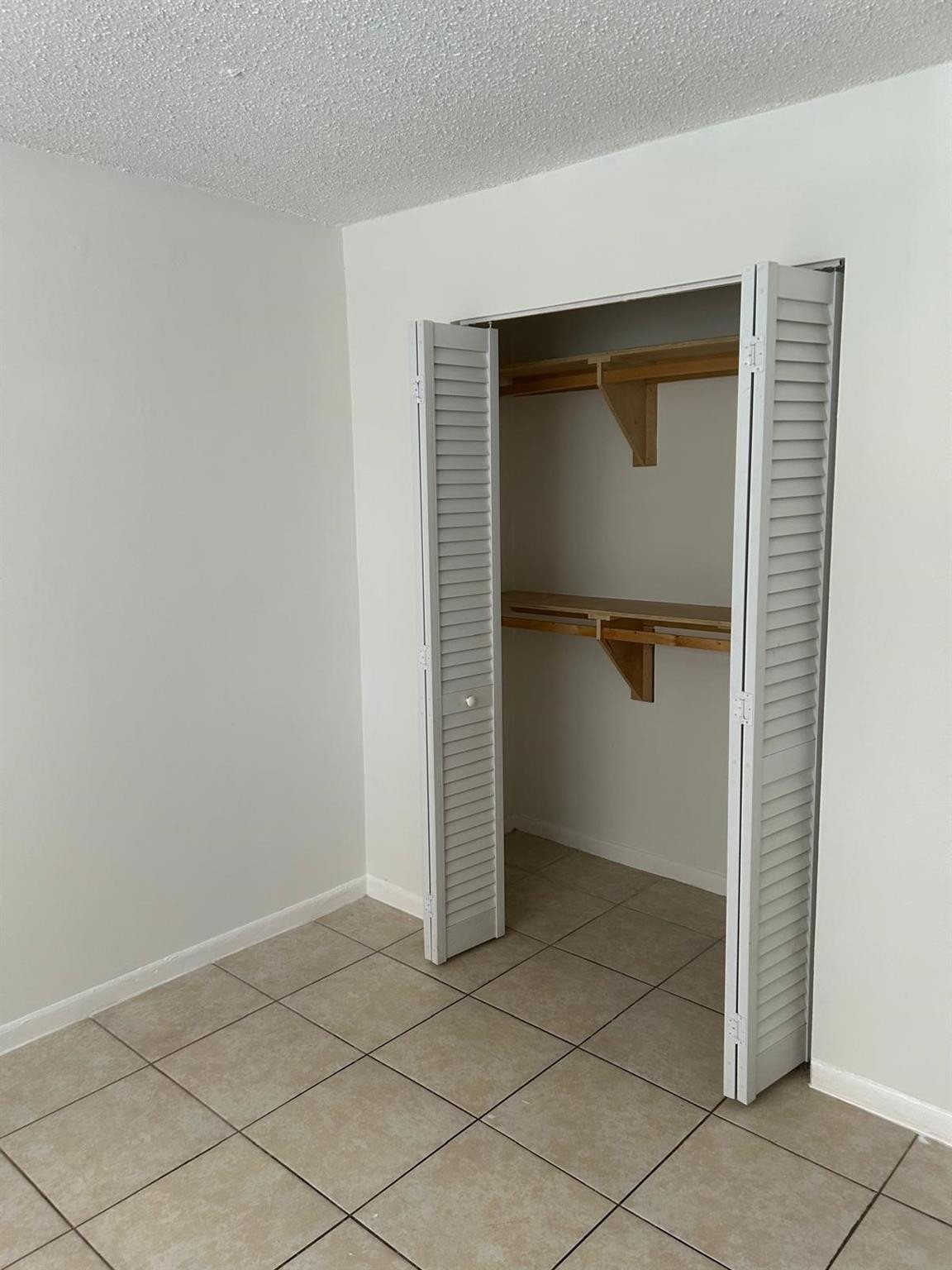 850 E COMMERCIAL Boulevard 210A