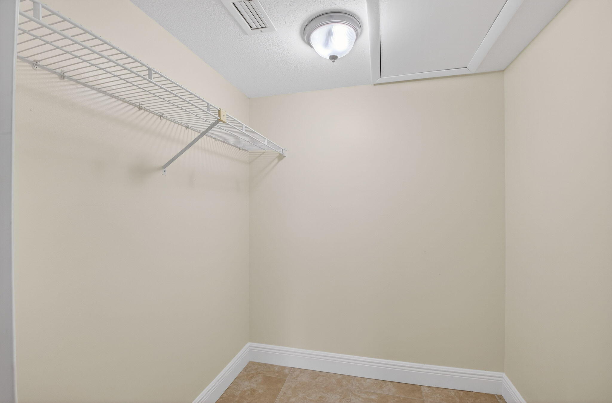 21943 REMSEN Terrace 207