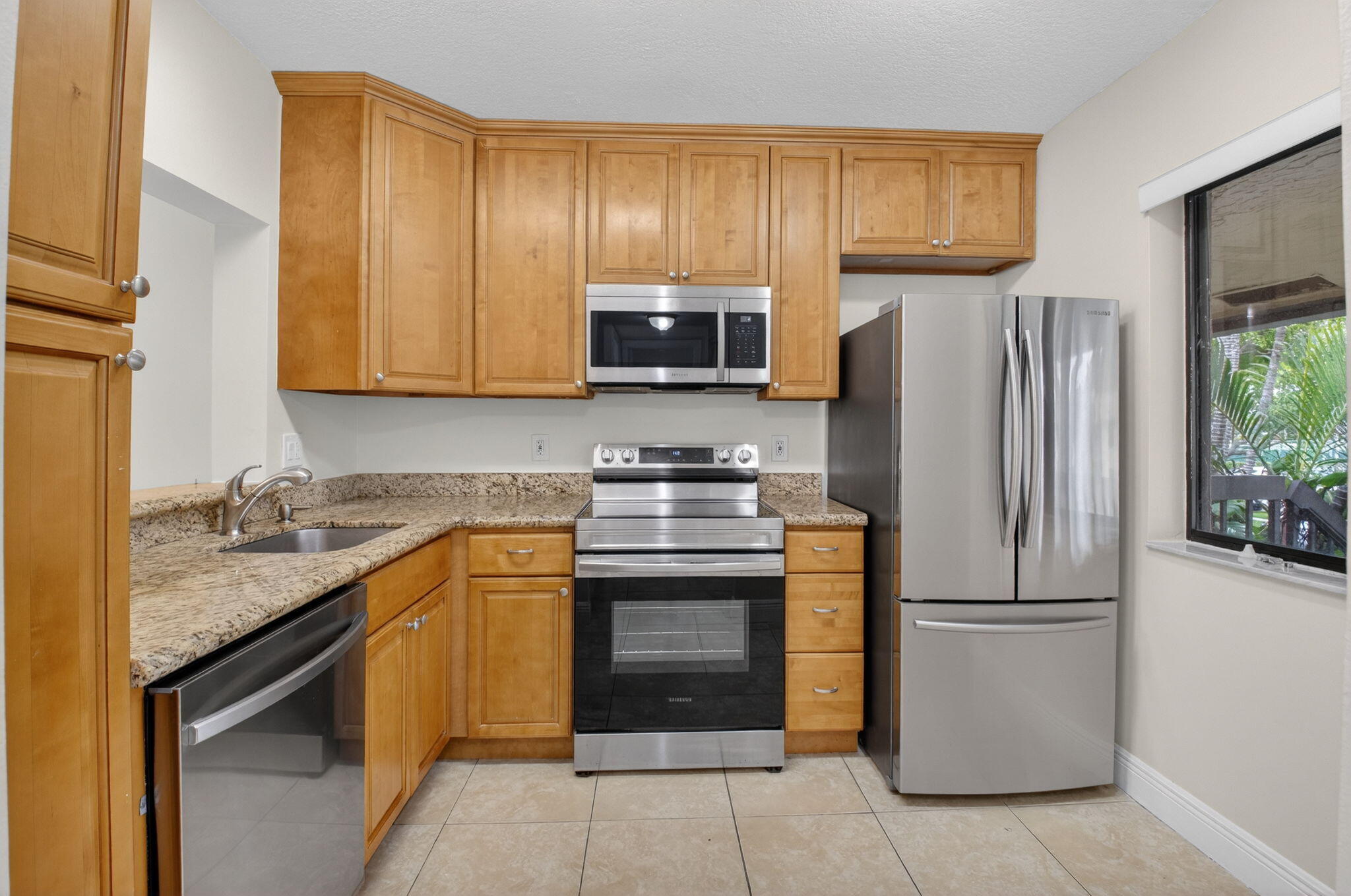 21943 REMSEN Terrace 207