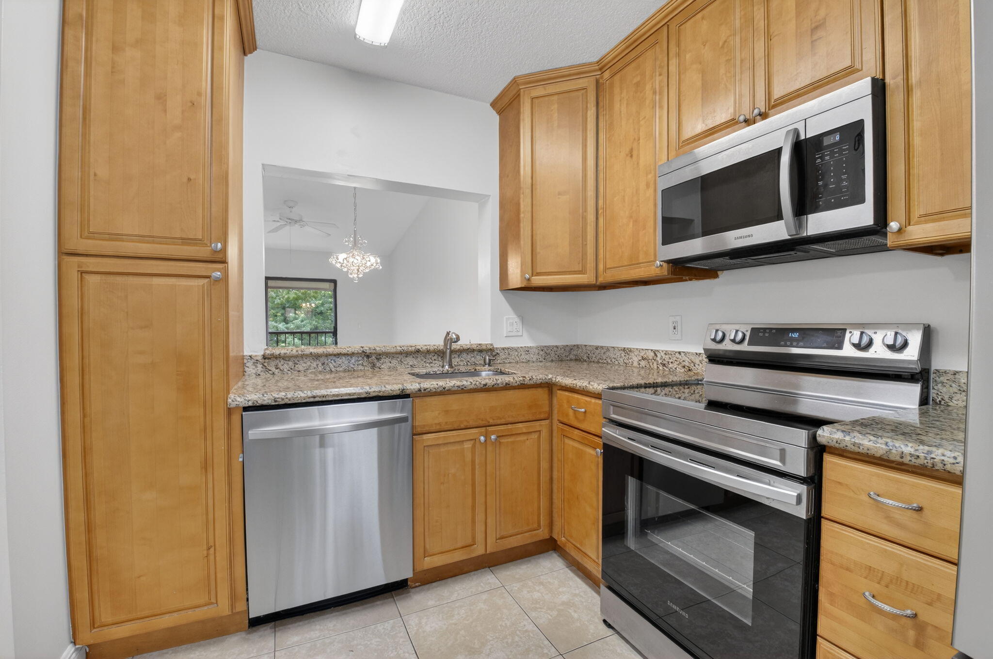 21943 REMSEN Terrace 207