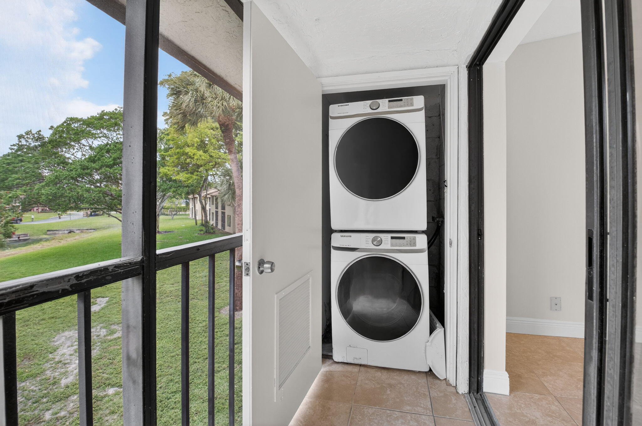 21943 REMSEN Terrace 207