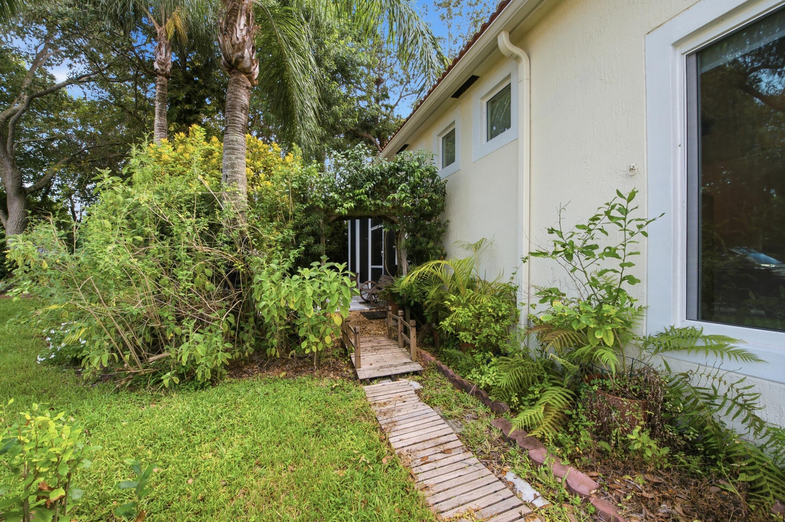 8552 VIA GIARDINO