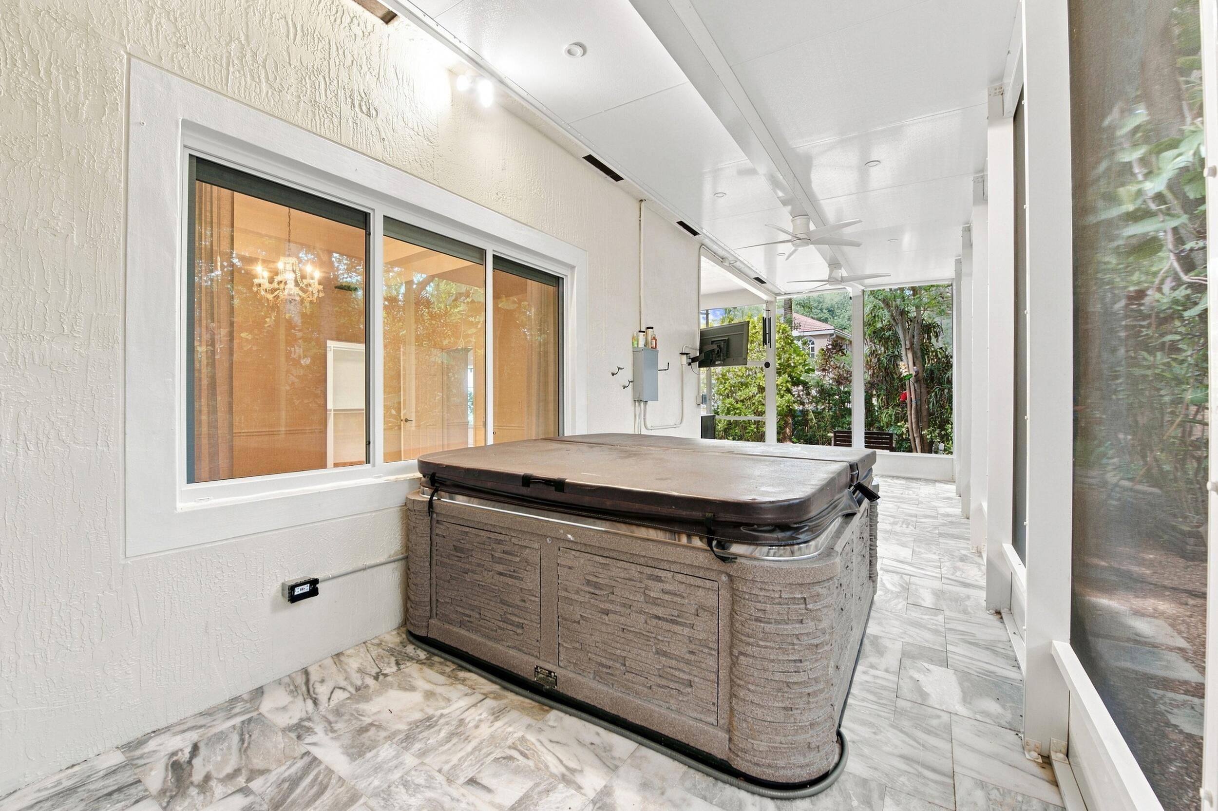 8552 VIA GIARDINO