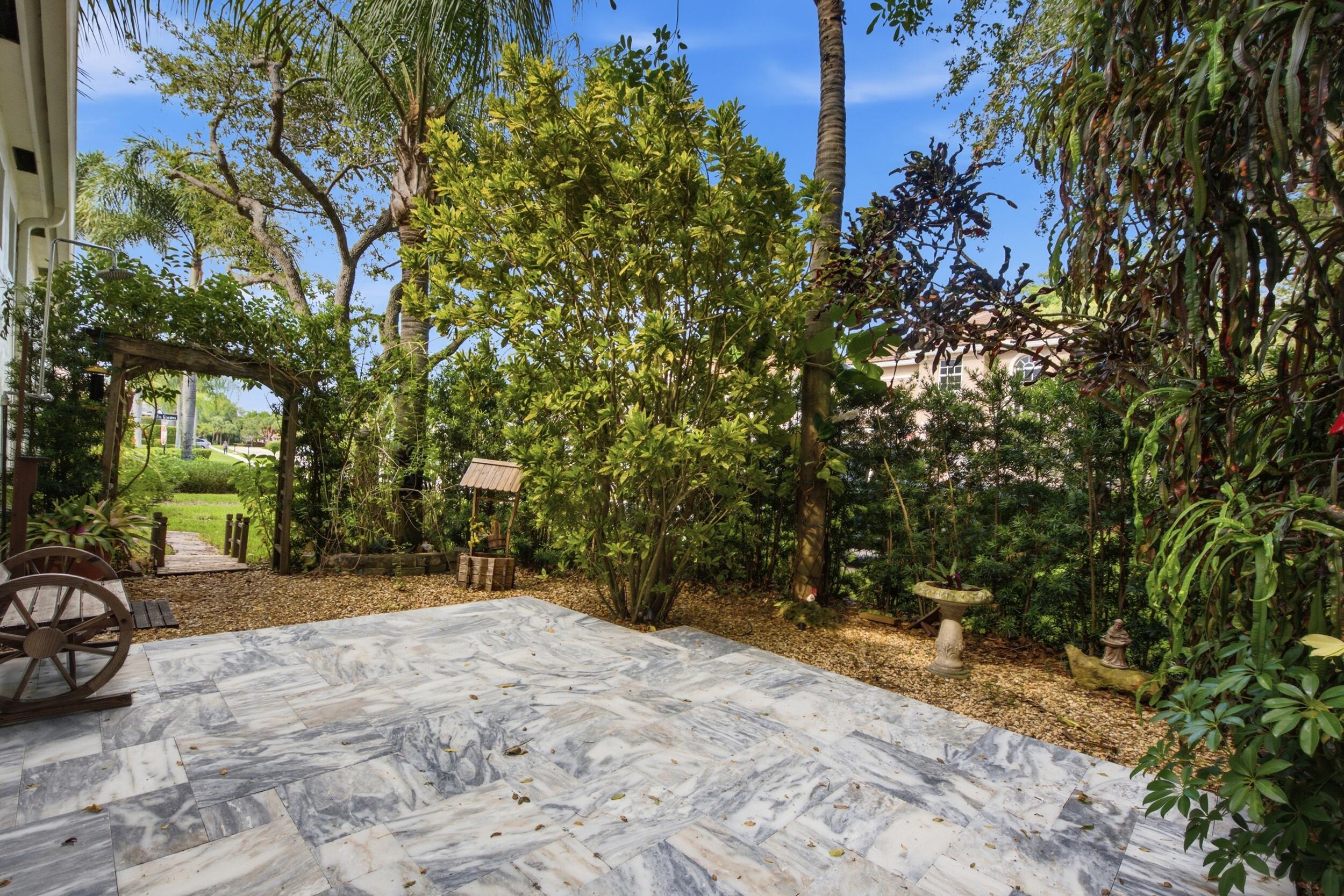 8552 VIA GIARDINO
