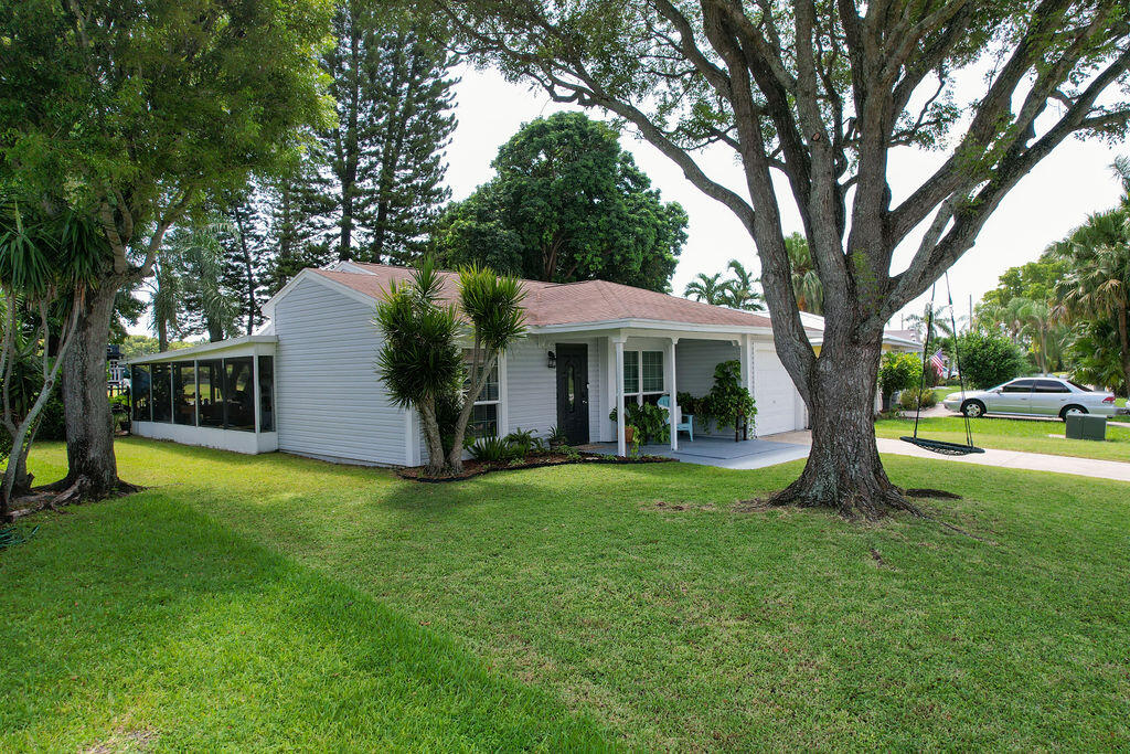 9060 CHRYSANTHEMUM Drive
