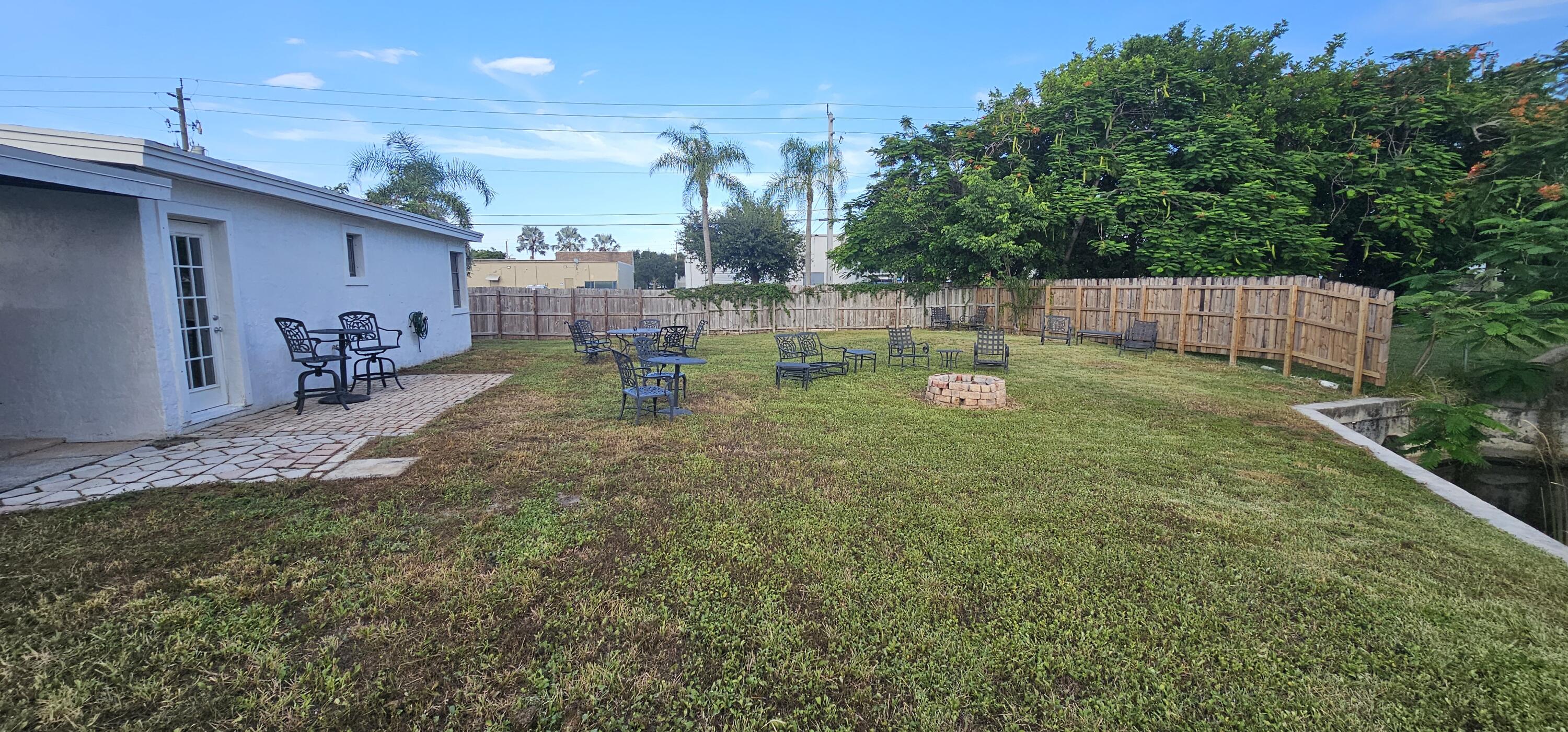 5800 NW 19TH Court