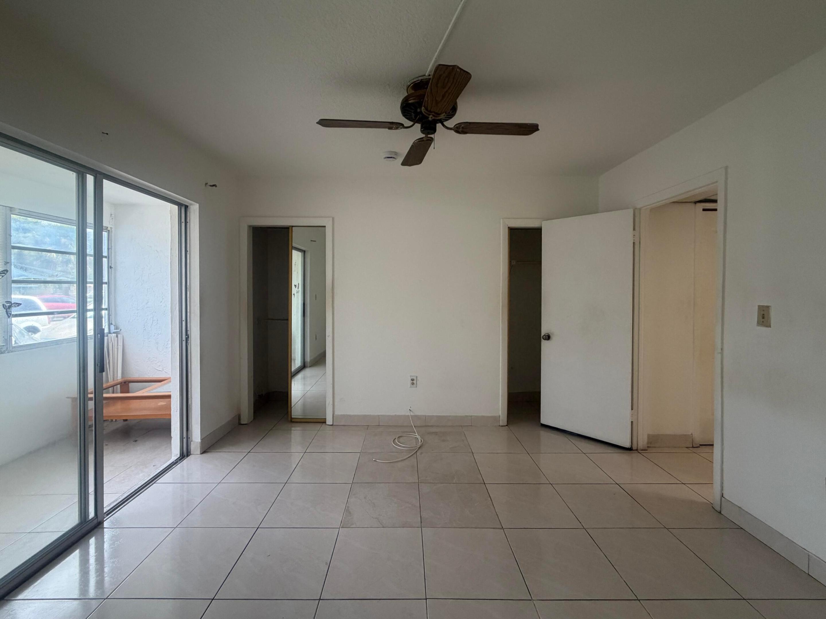 20210 NE 2ND Avenue V14