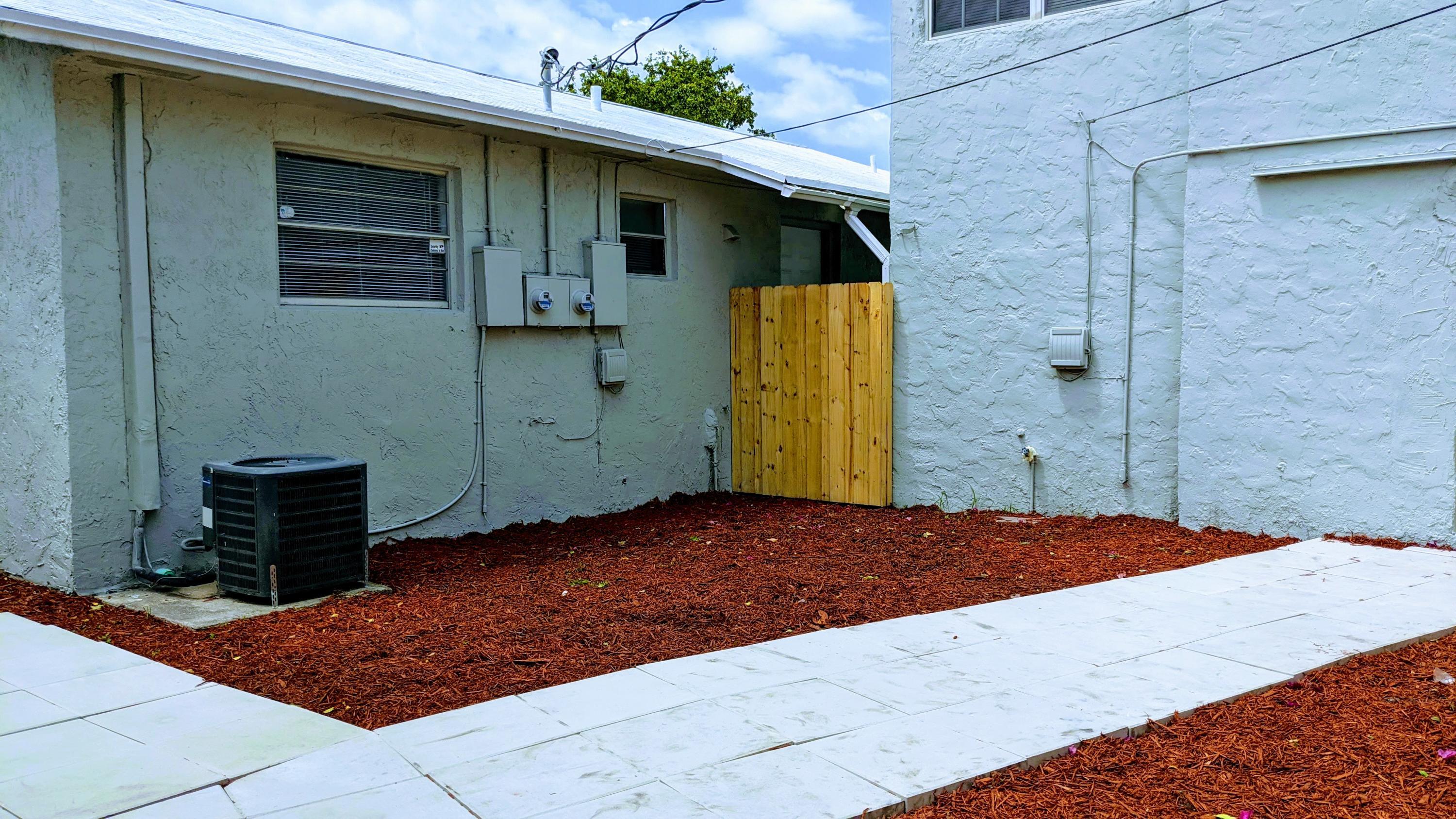 1945 Liberty Street 1