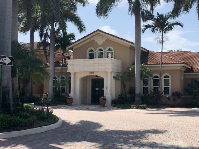 201 Villa Circle 201