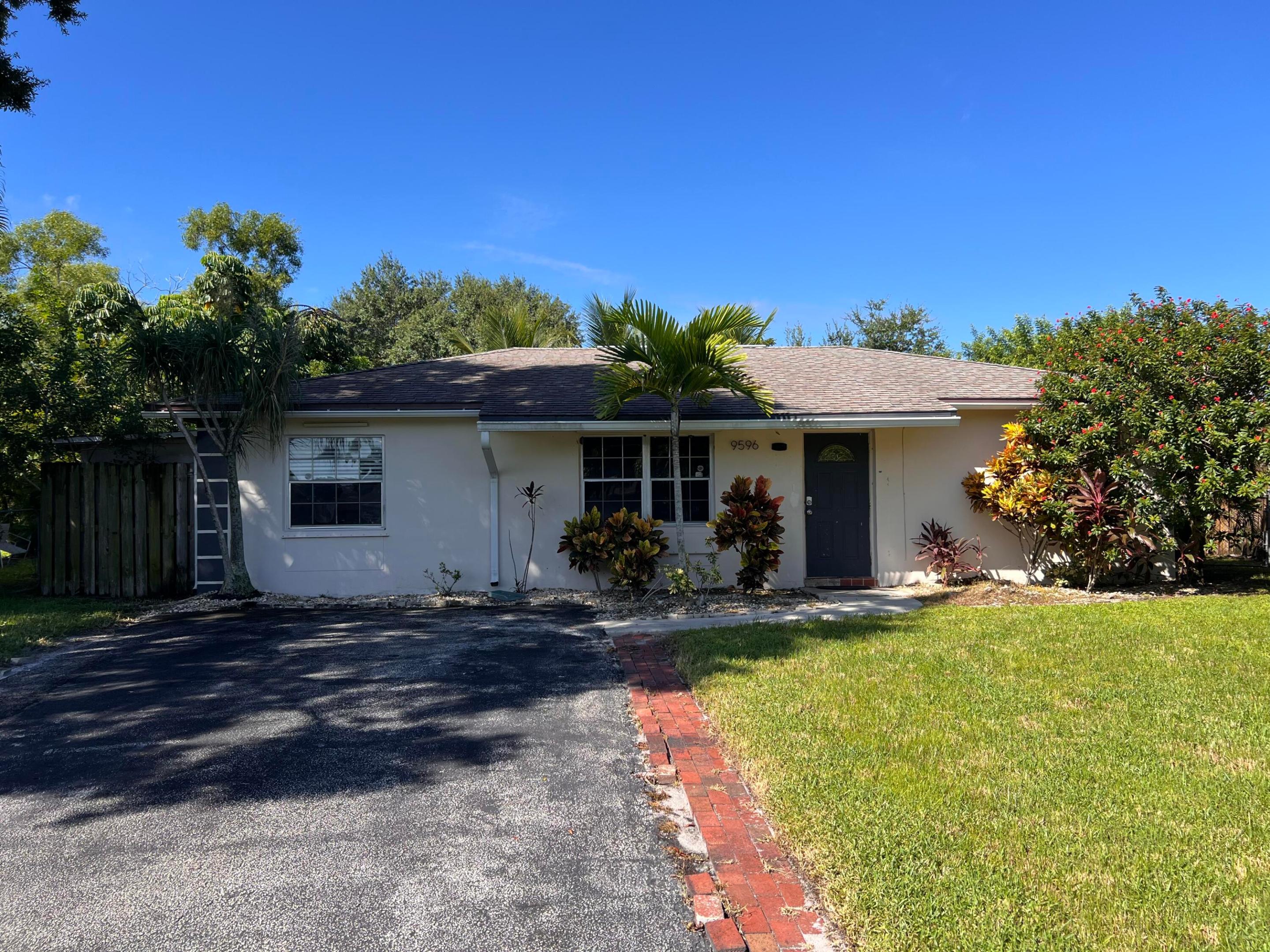 9596 RICHMOND Circle