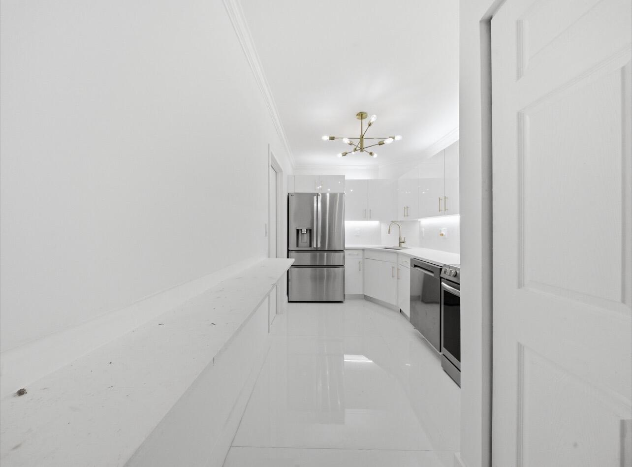 3125 OAKLAND SHORES Drive B203