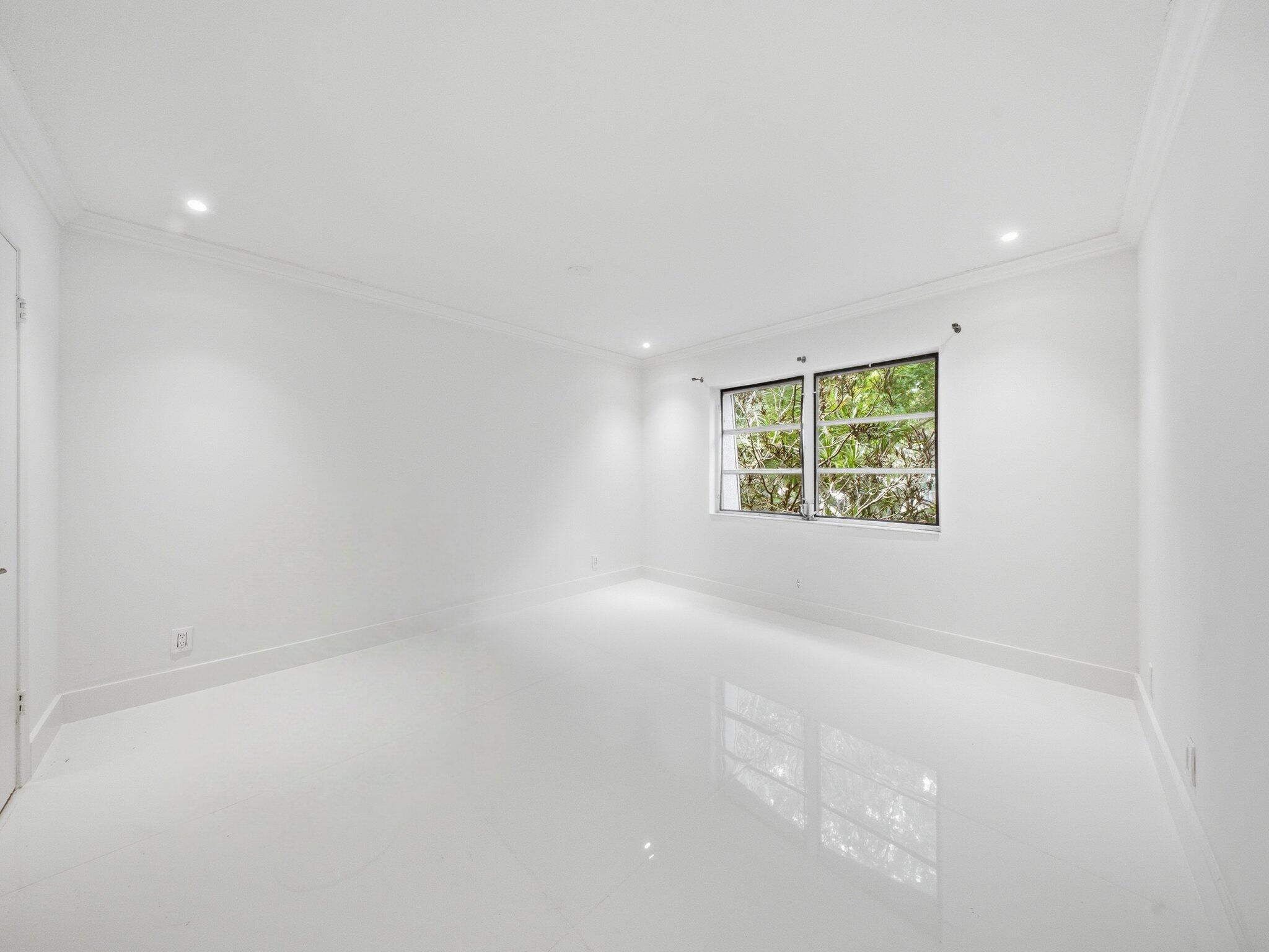 3125 OAKLAND SHORES Drive B203