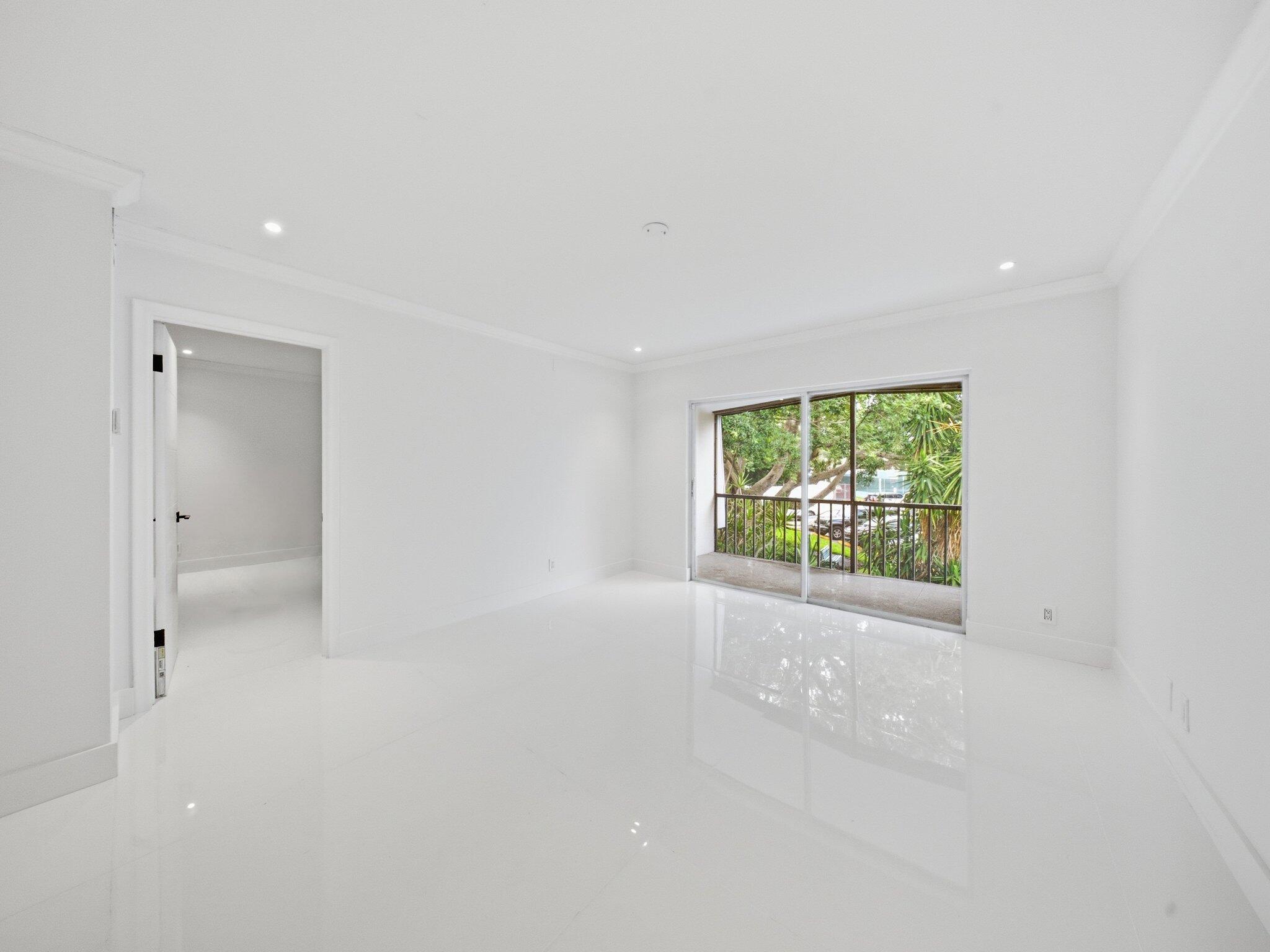 3125 OAKLAND SHORES Drive B203