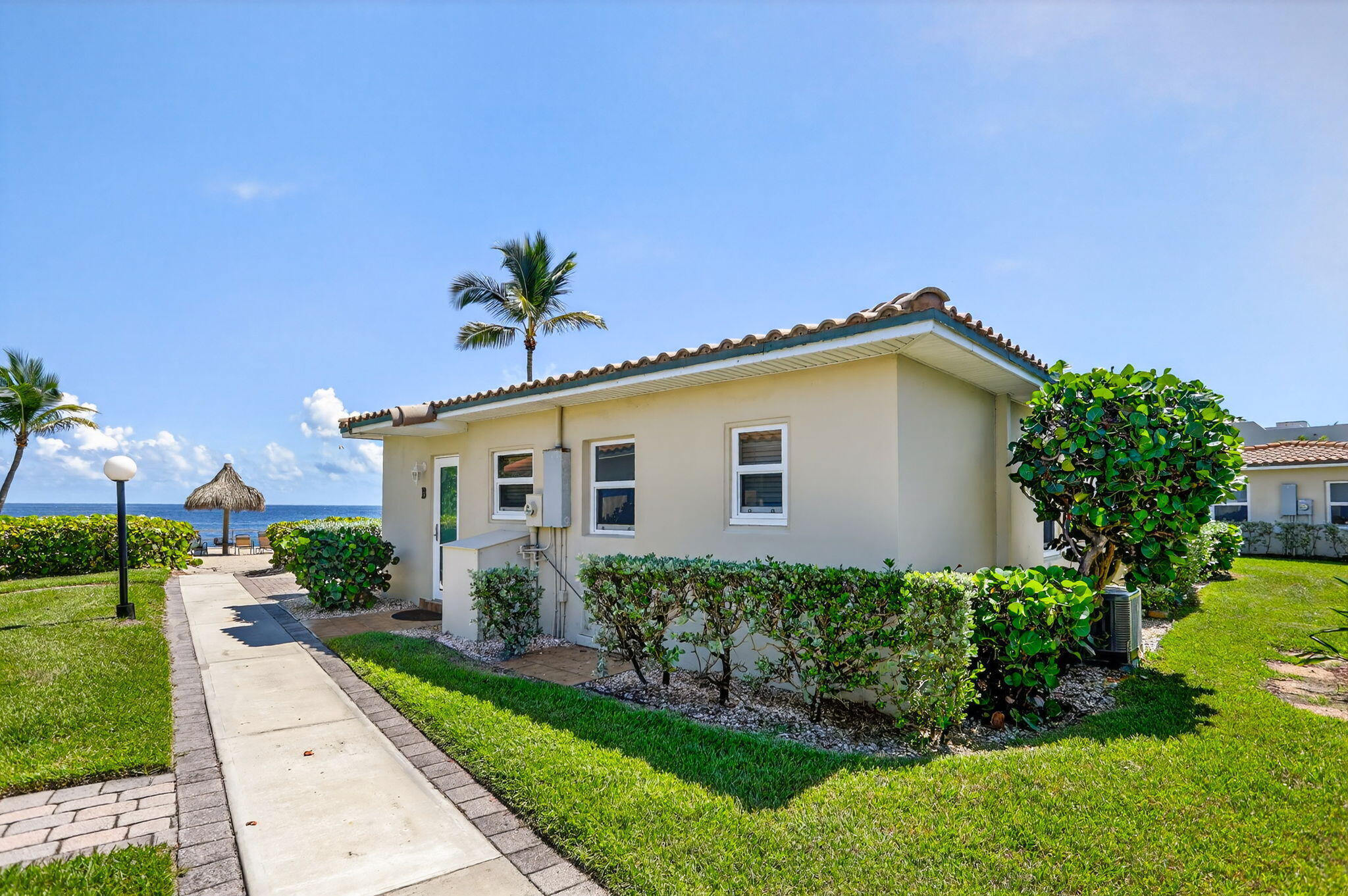 1225 HILLSBORO MILE B2