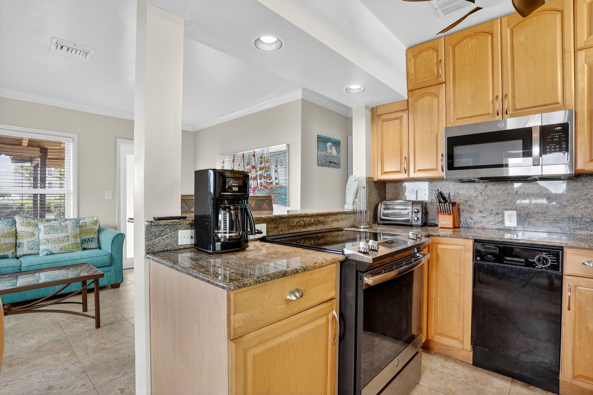 1225 HILLSBORO MILE B2