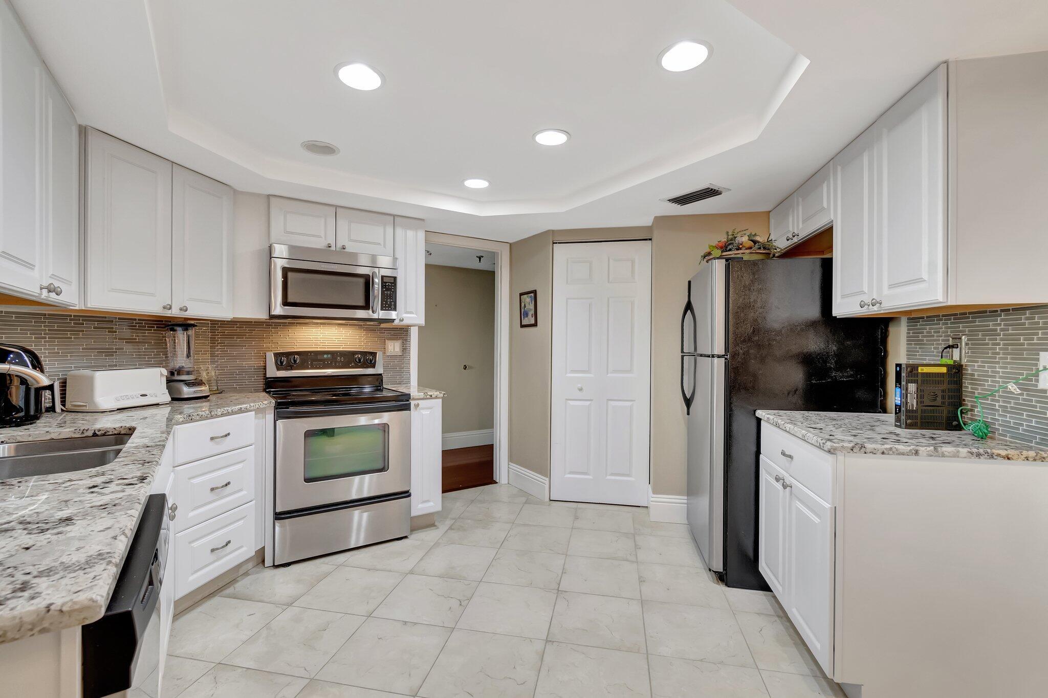 6372 LA COSTA Drive 504