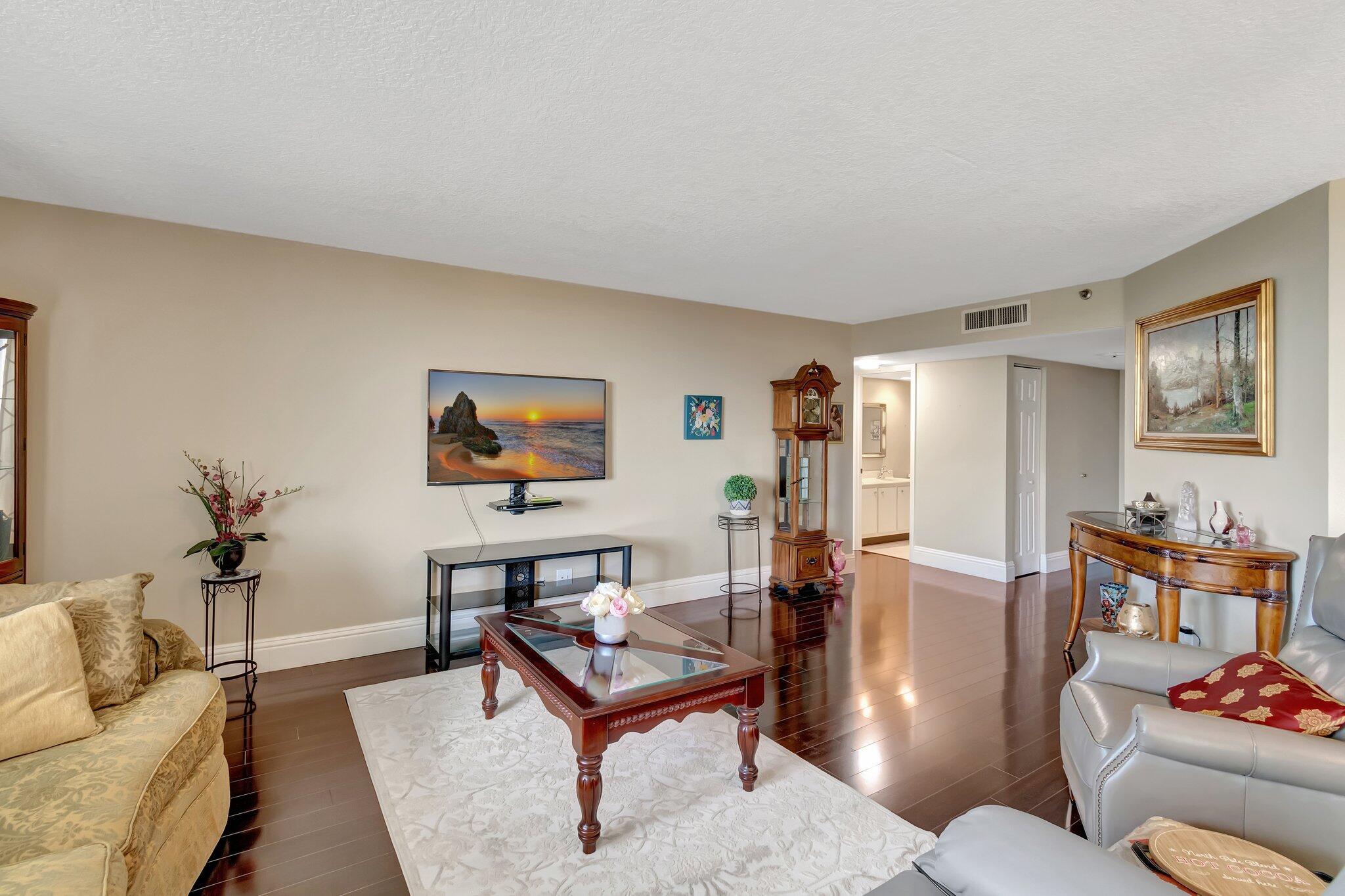 6372 LA COSTA Drive 504