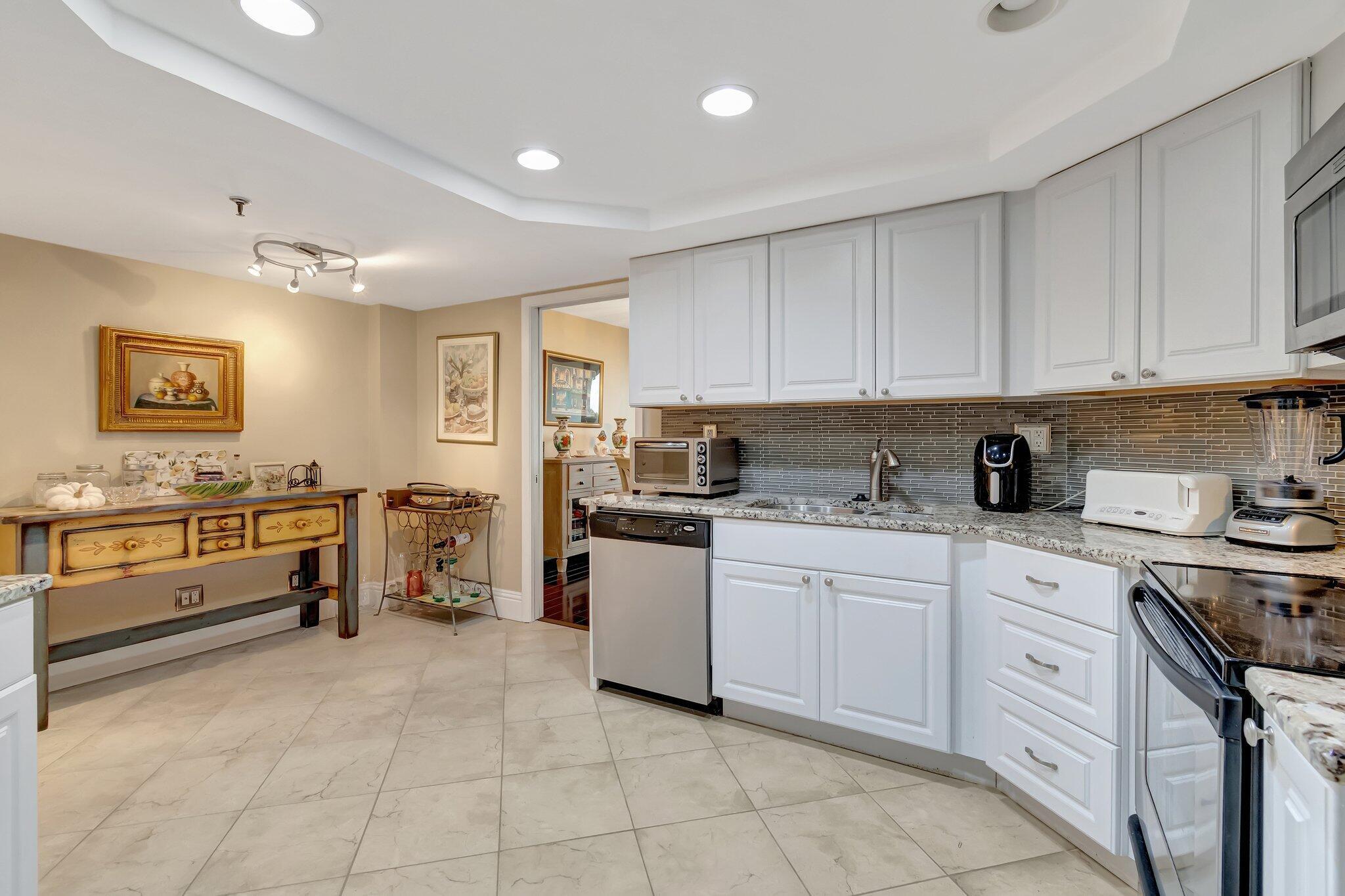 6372 LA COSTA Drive 504