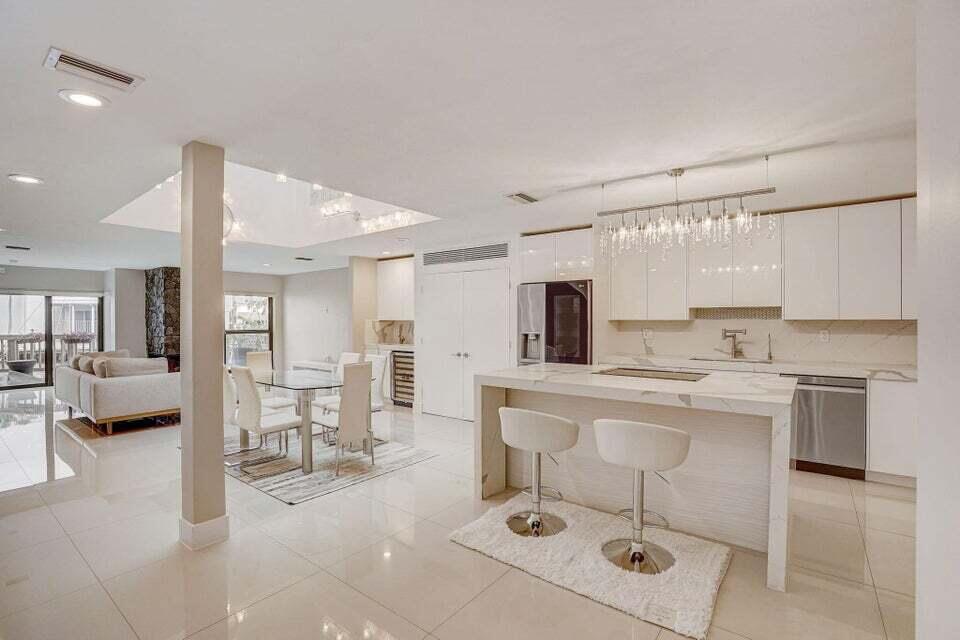 1127 BOCA COVE Lane