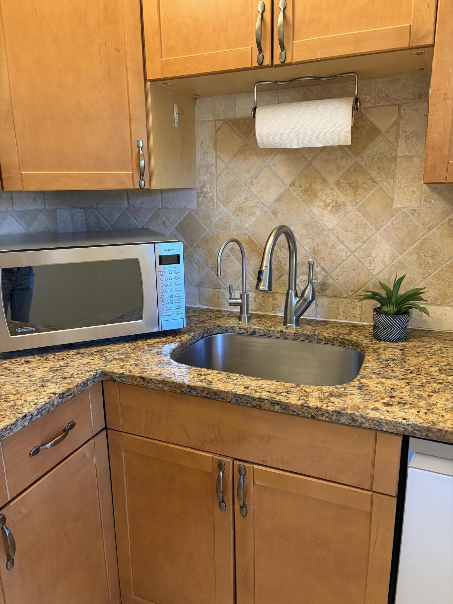 2900 FIORE Way 1050