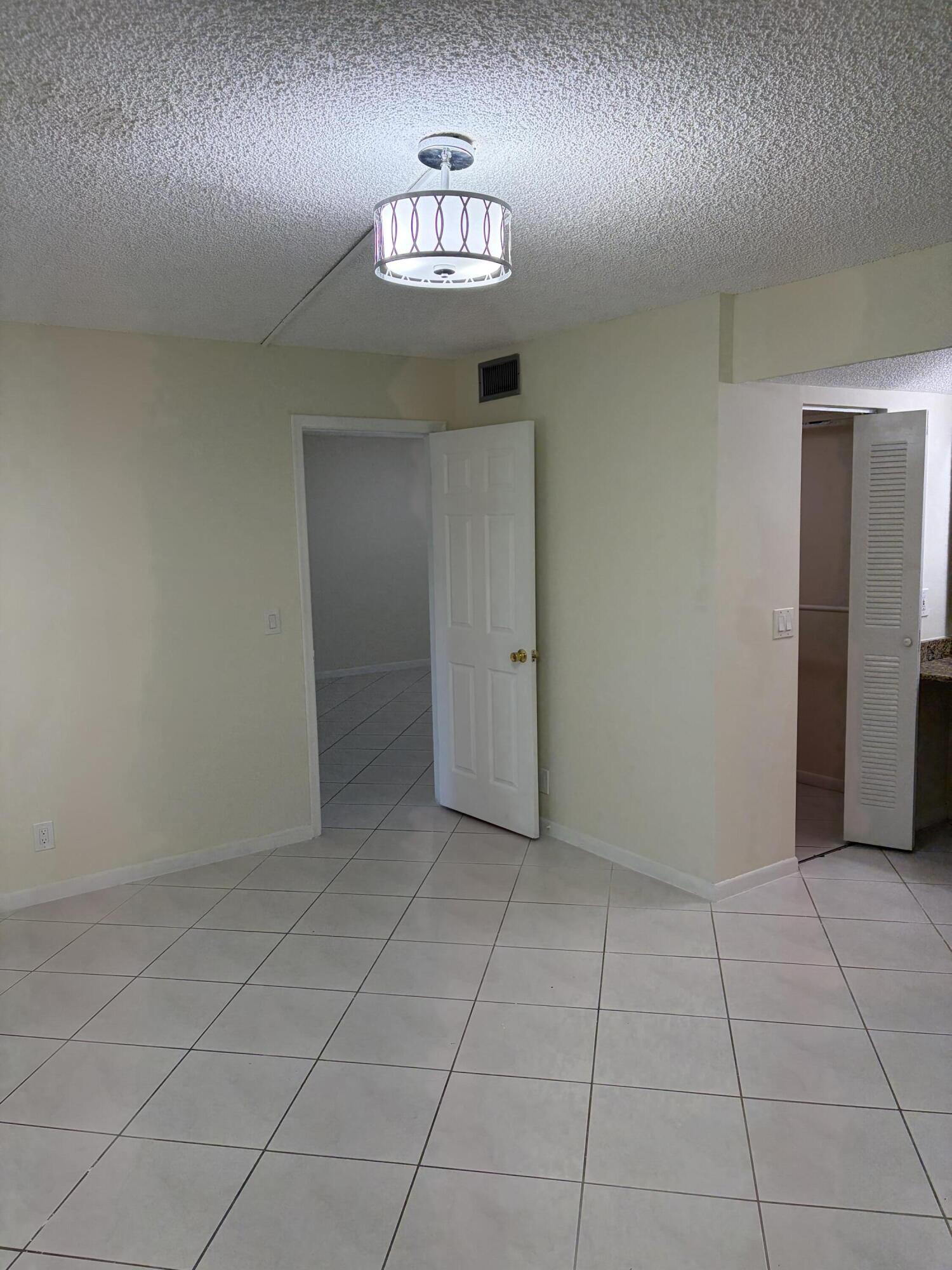 2900 FIORE Way 1050