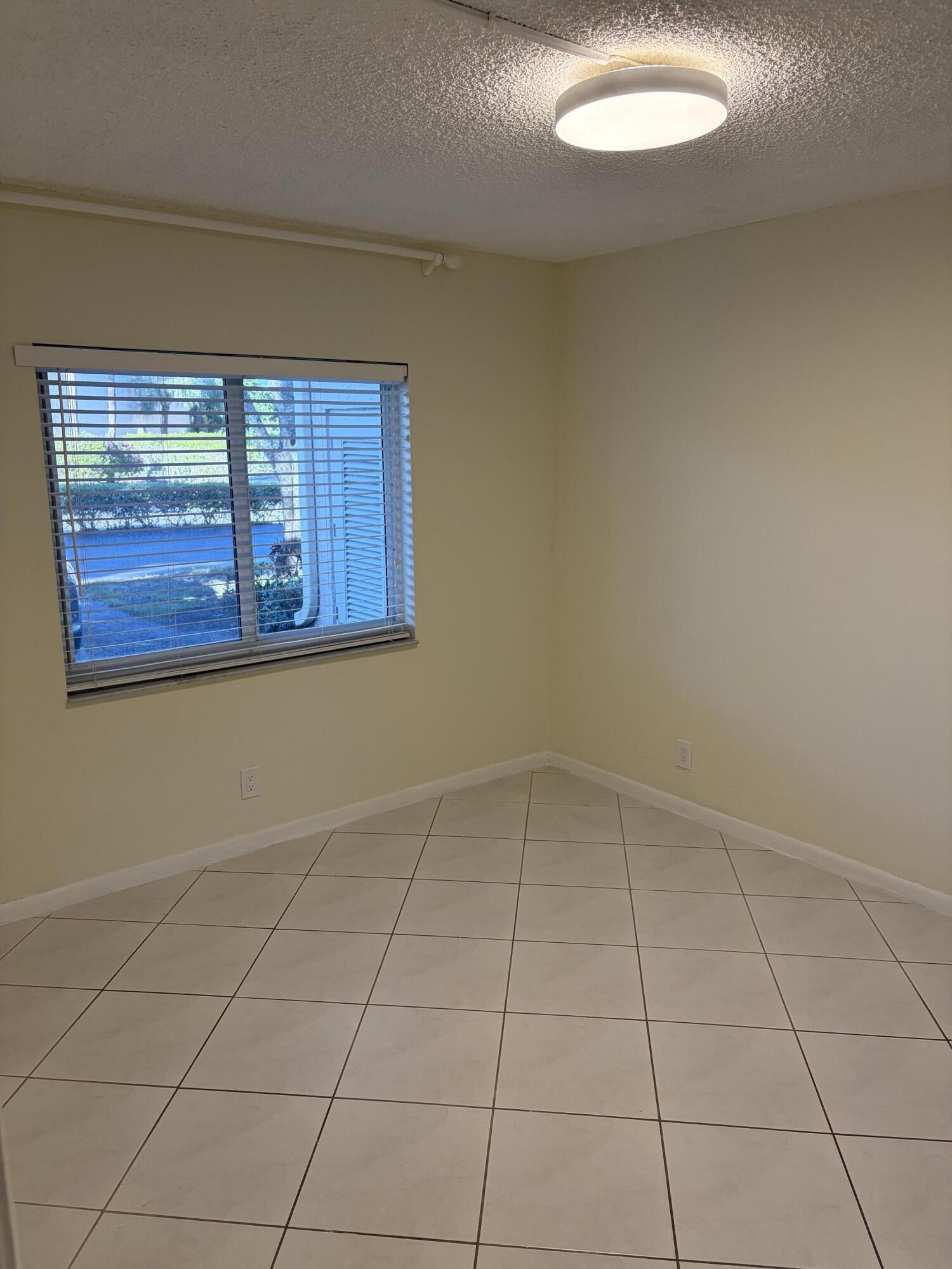 2900 FIORE Way 1050