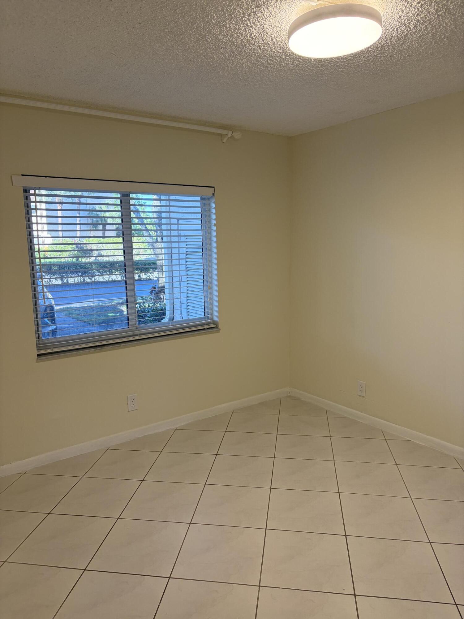 2900 FIORE Way 1050