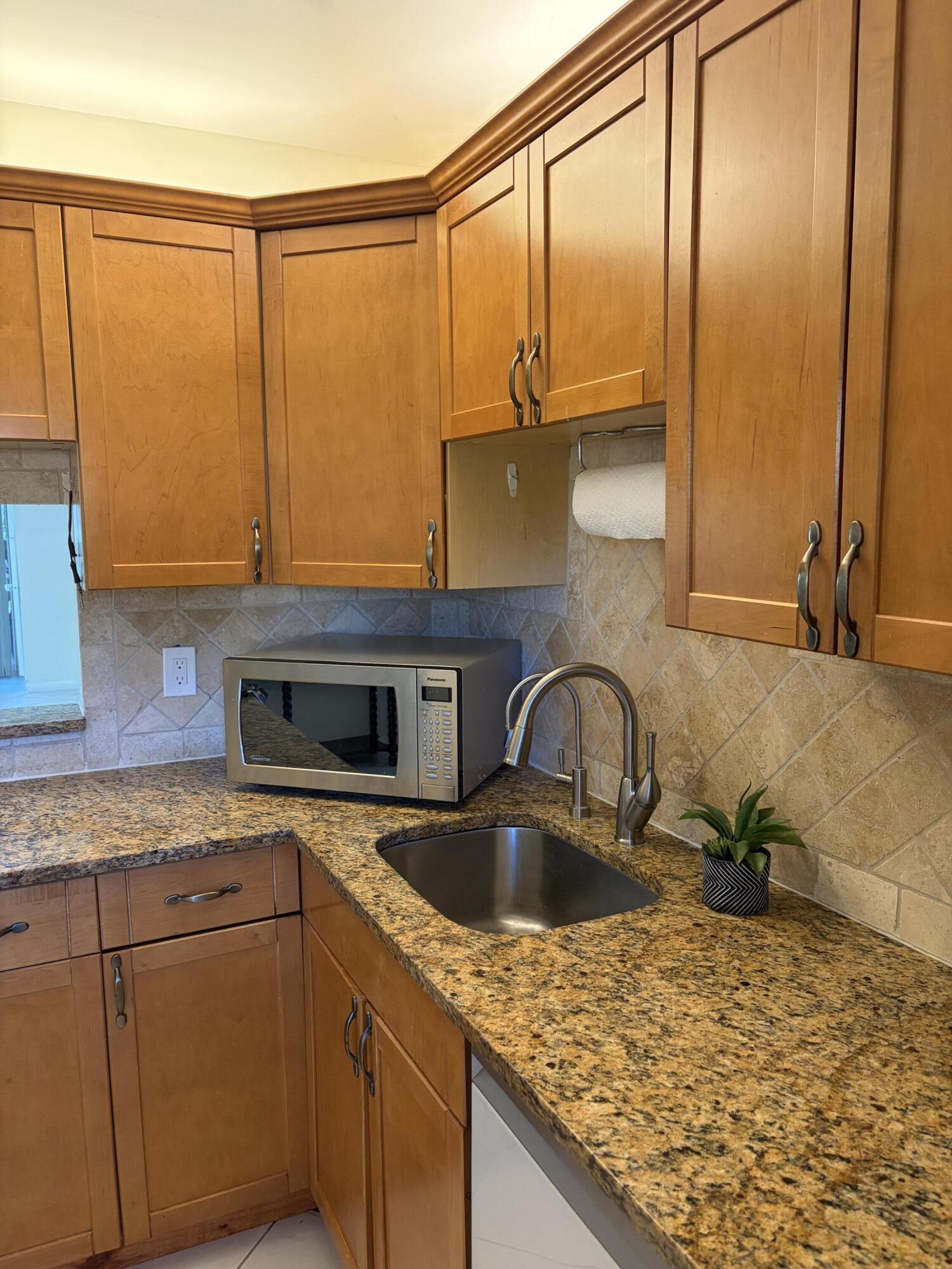 2900 FIORE Way 1050
