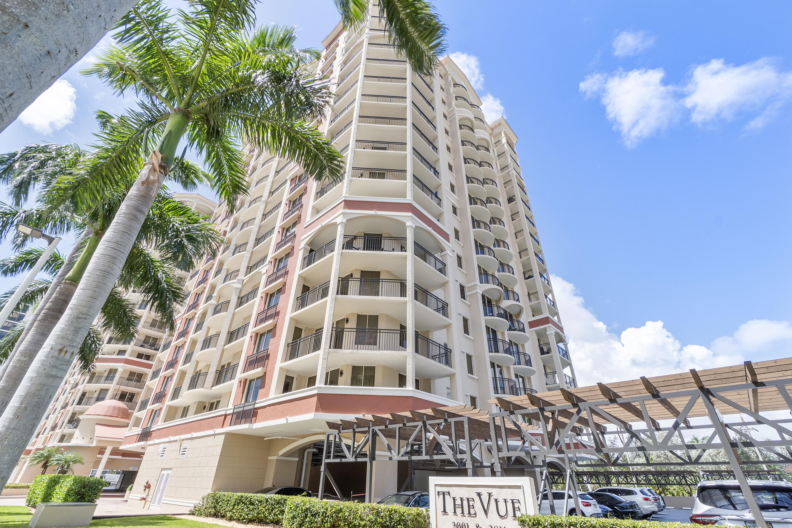 2011 N Ocean Boulevard 304
