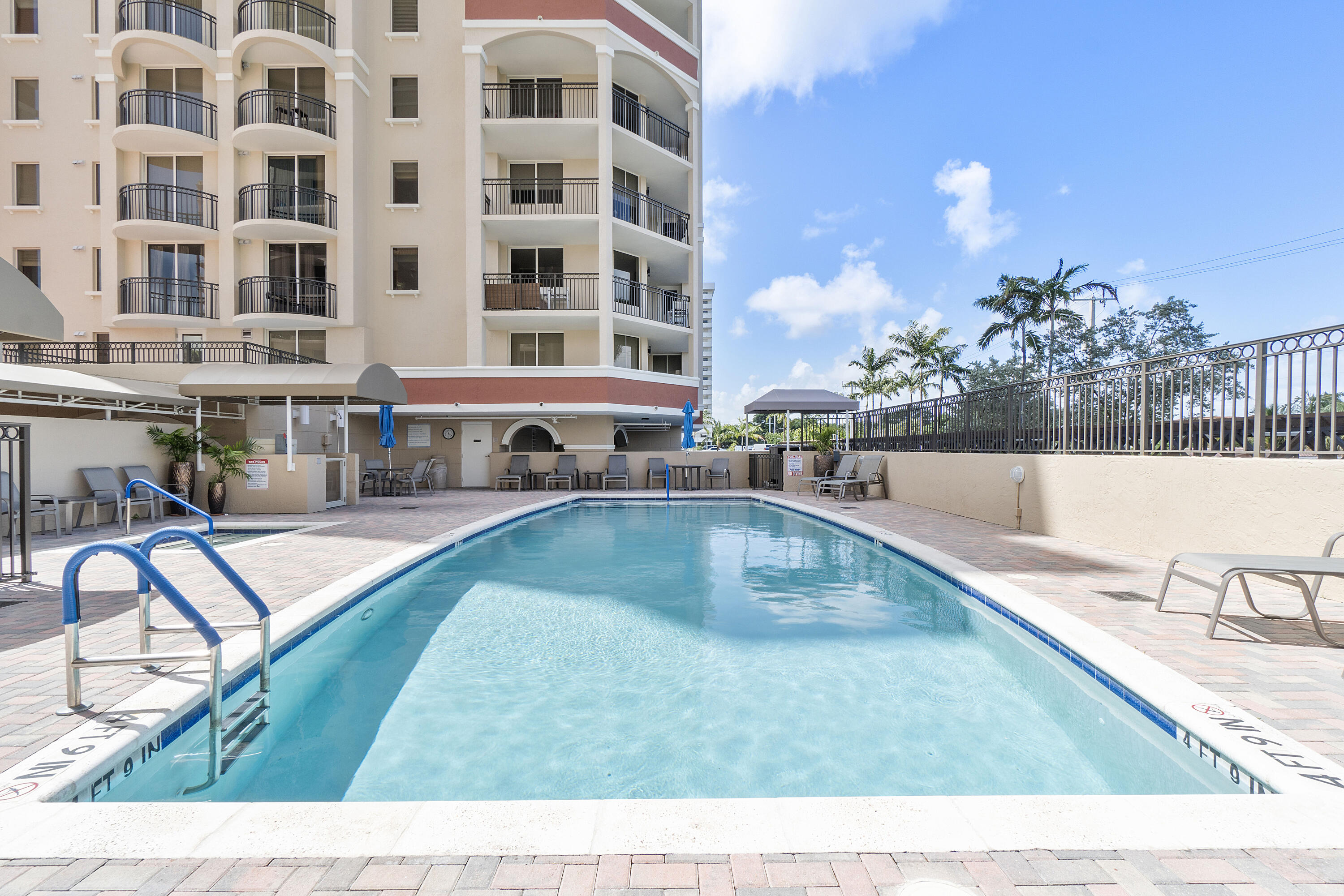 2011 N Ocean Boulevard 304