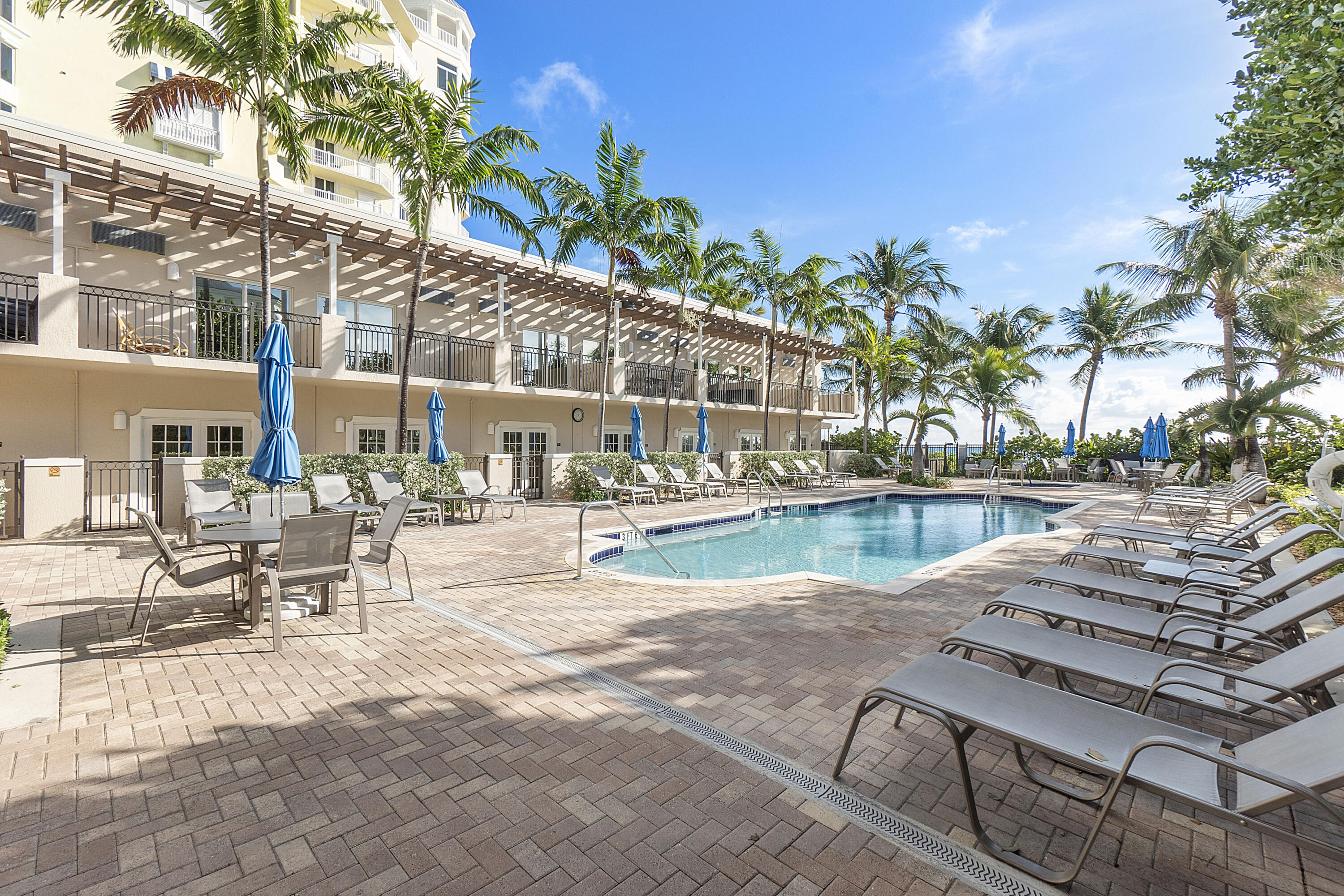 2011 N Ocean Boulevard 304