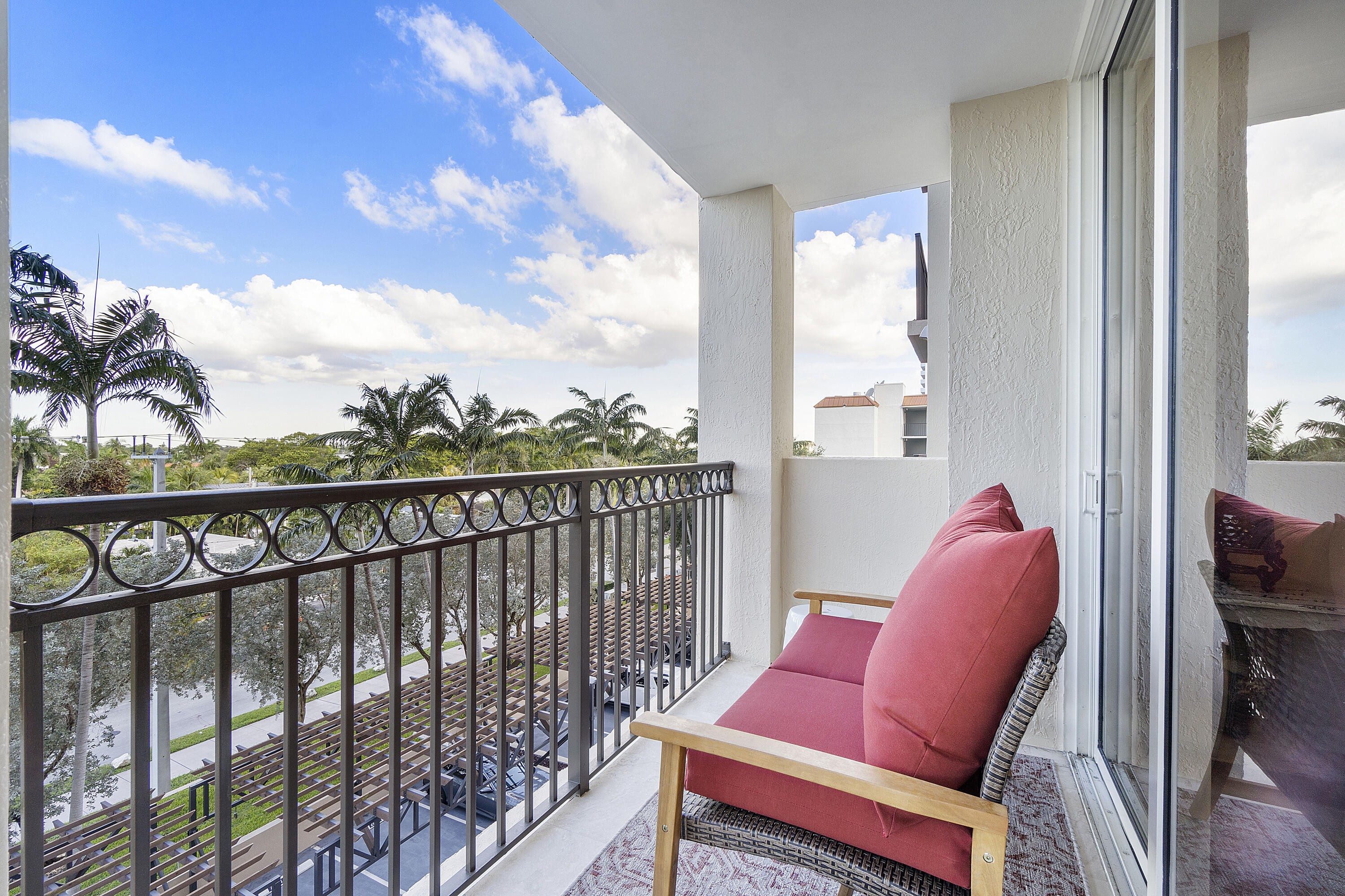 2011 N Ocean Boulevard 304