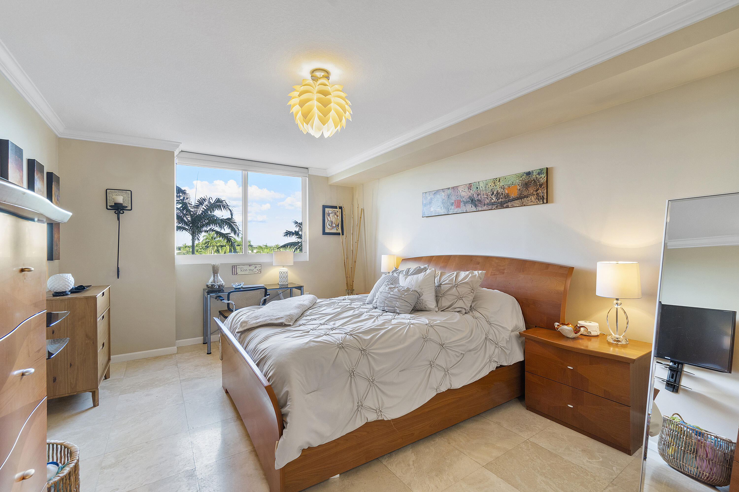 2011 N Ocean Boulevard 304