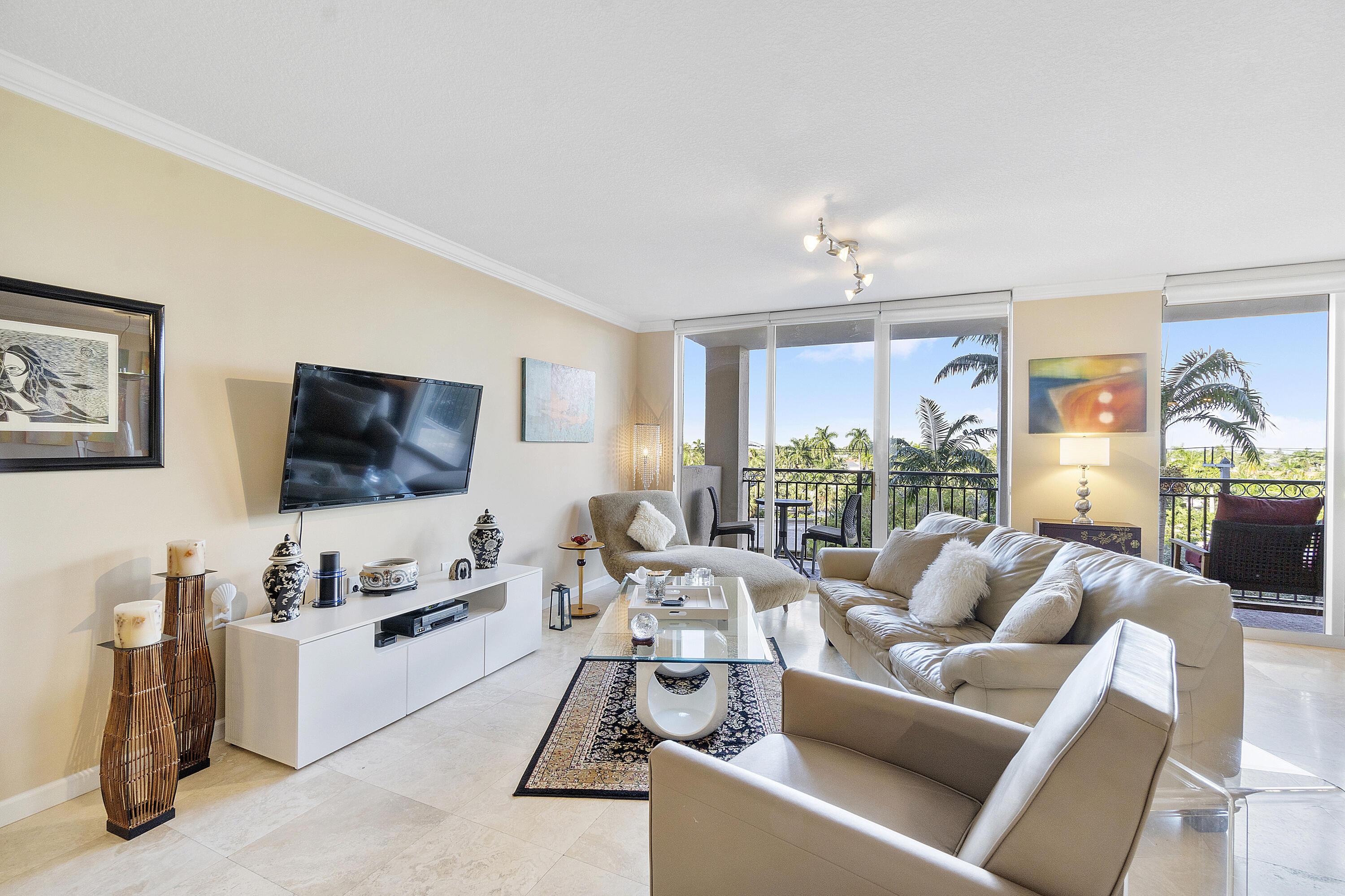 2011 N Ocean Boulevard 304