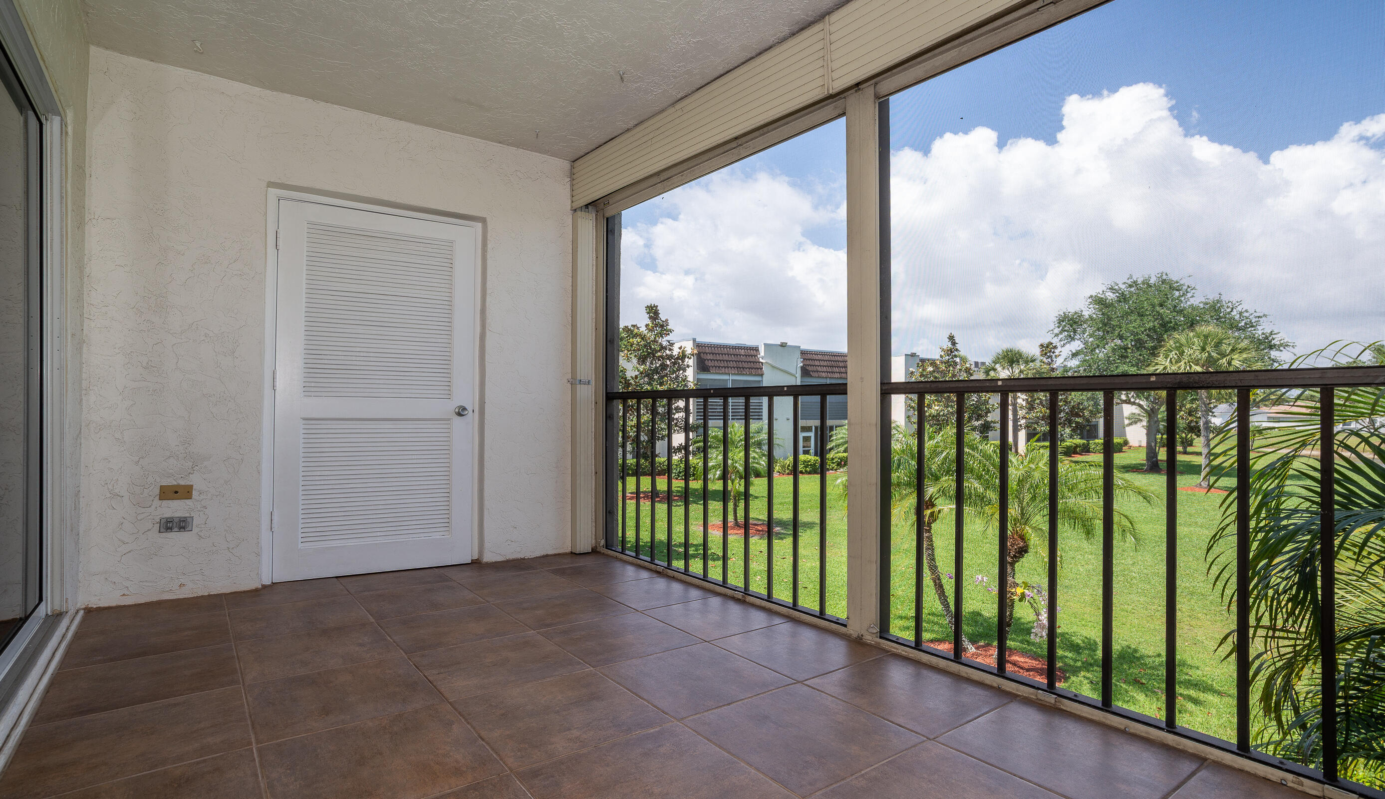 2755 Casita Way 203