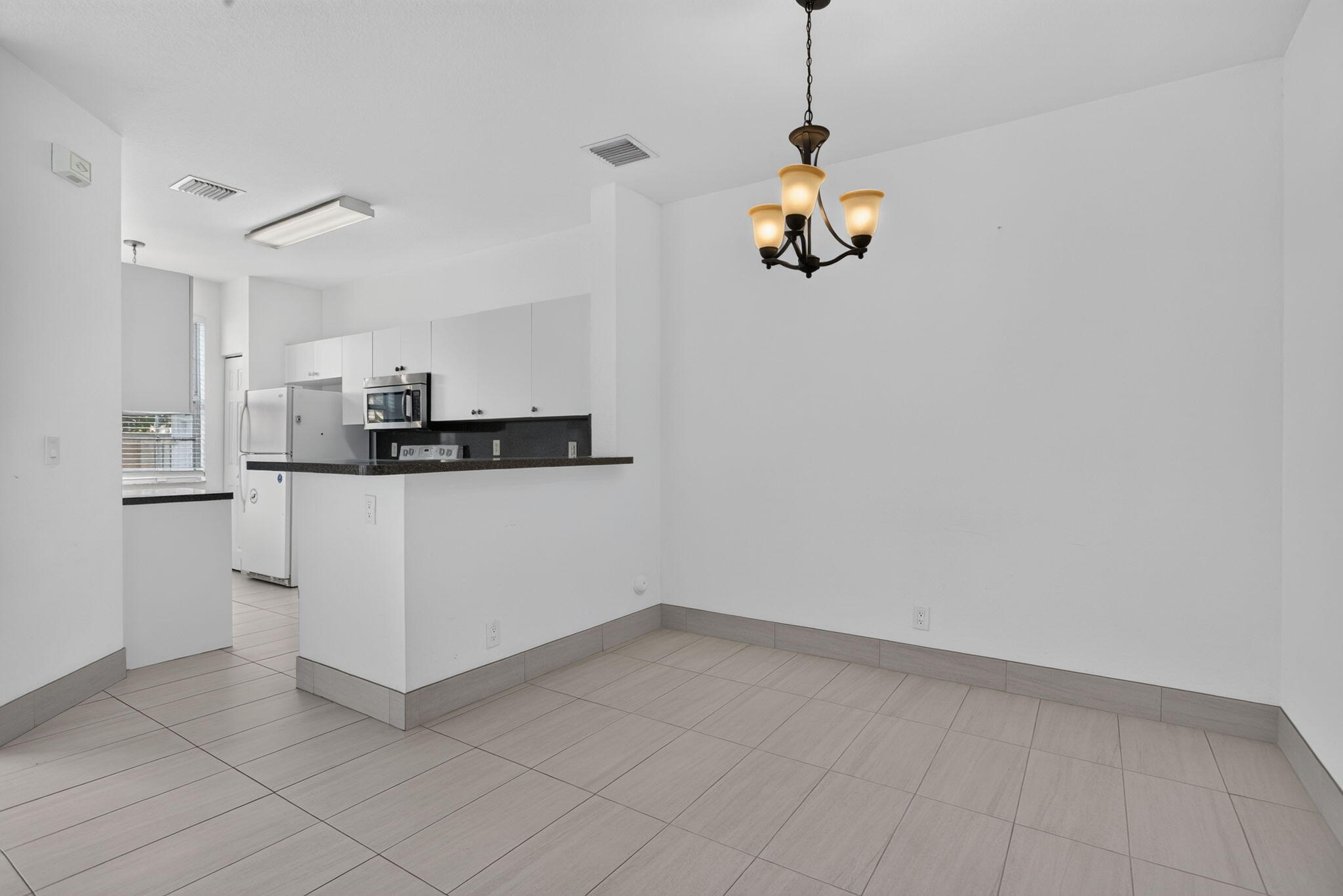 4040 NW 90TH Way