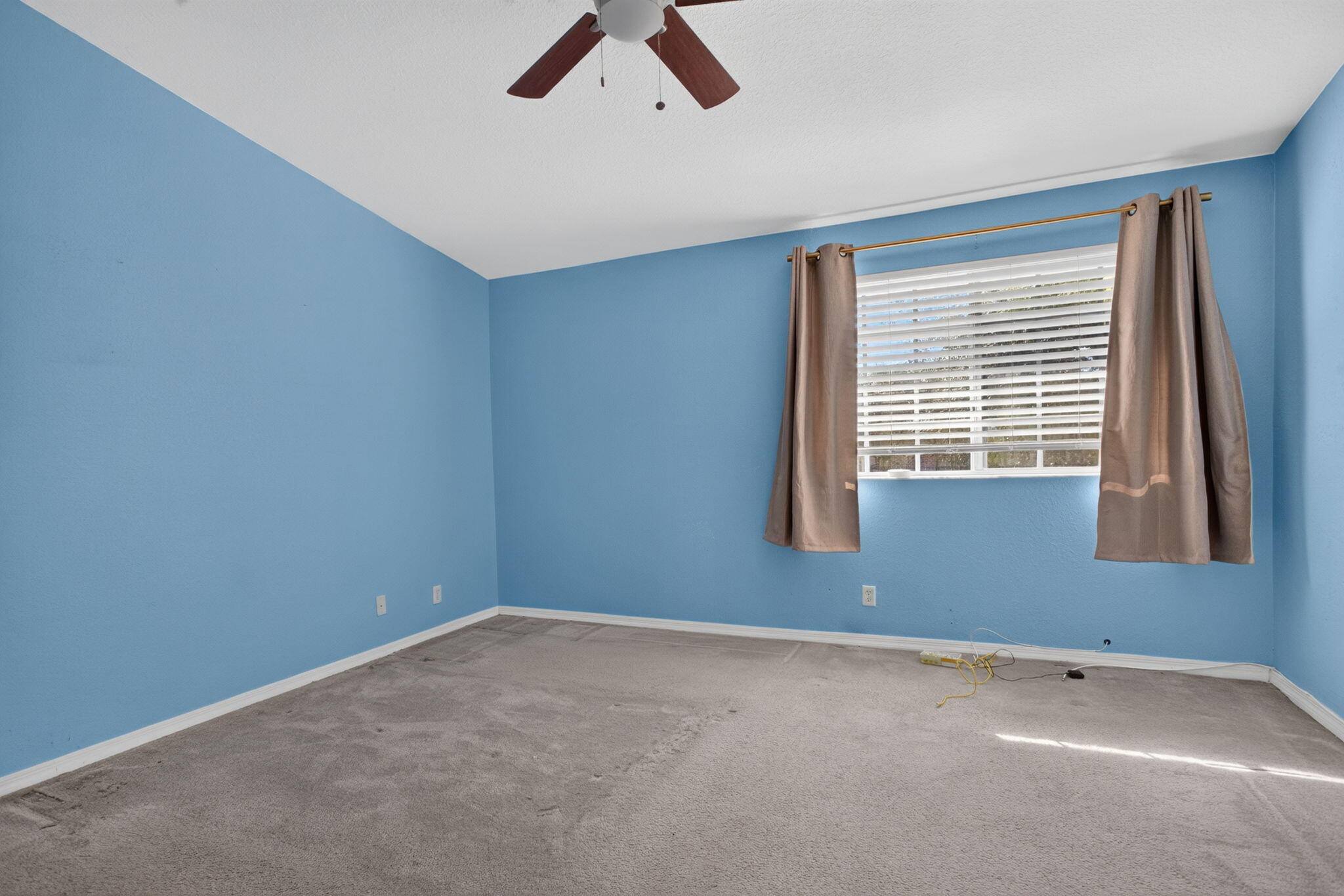 4040 NW 90TH Way