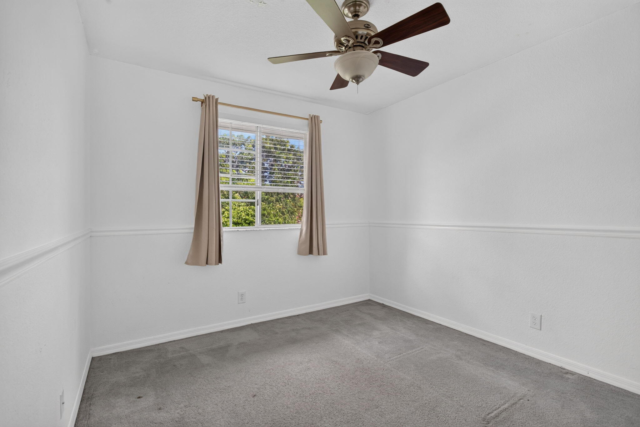 4040 NW 90TH Way