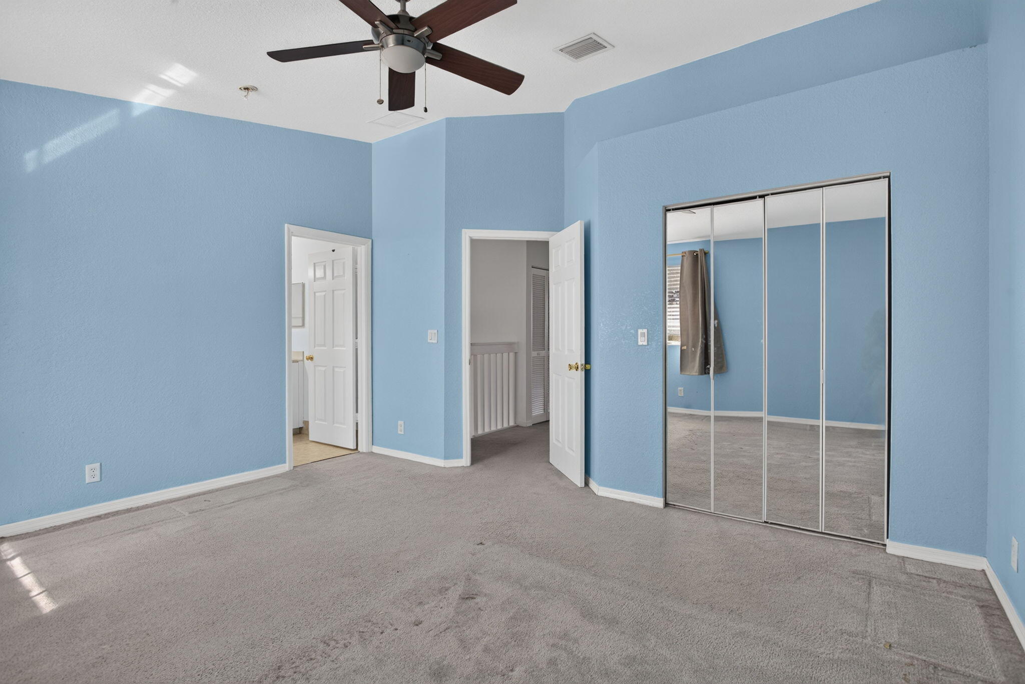 4040 NW 90TH Way