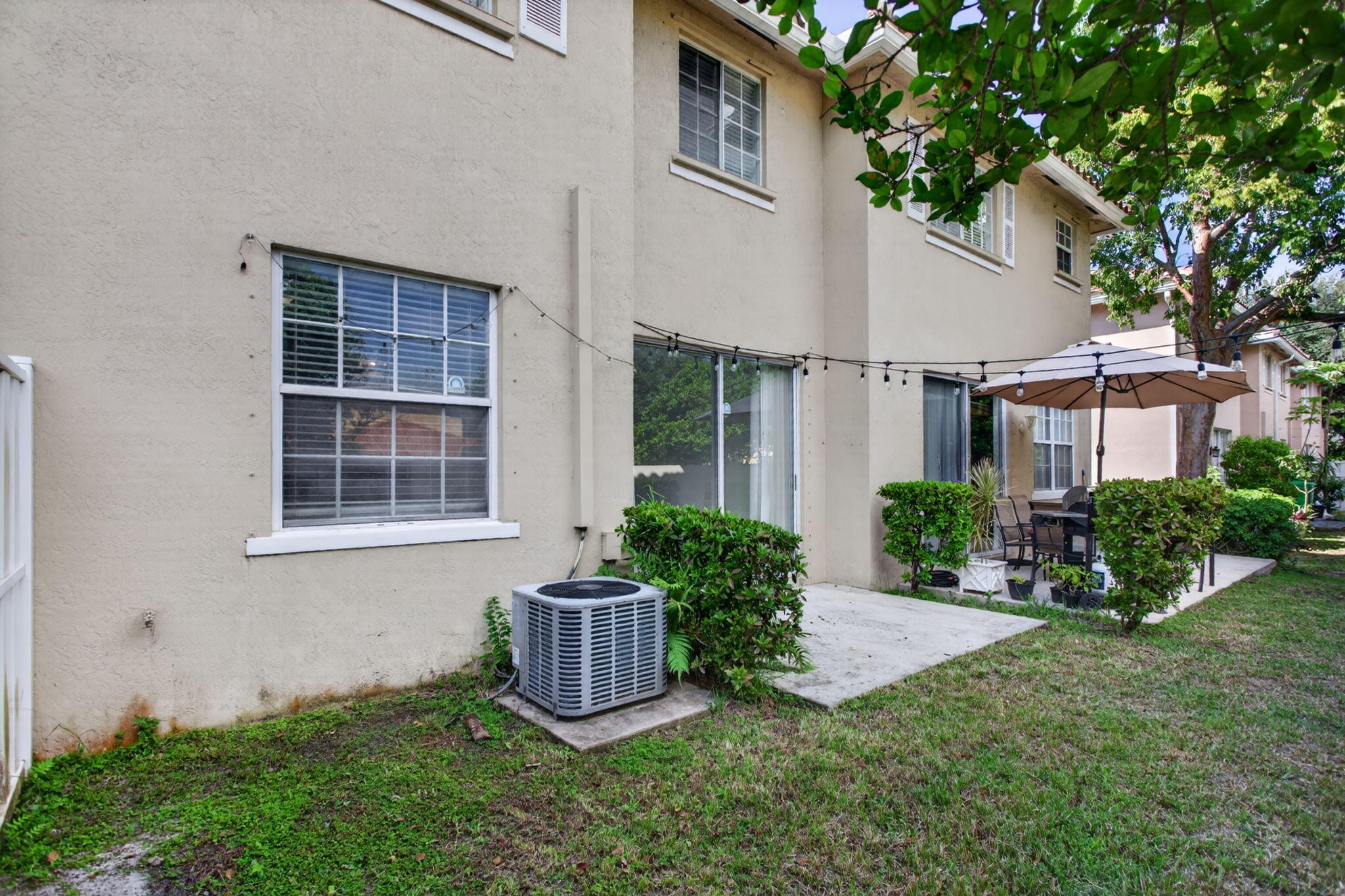 4040 NW 90TH Way