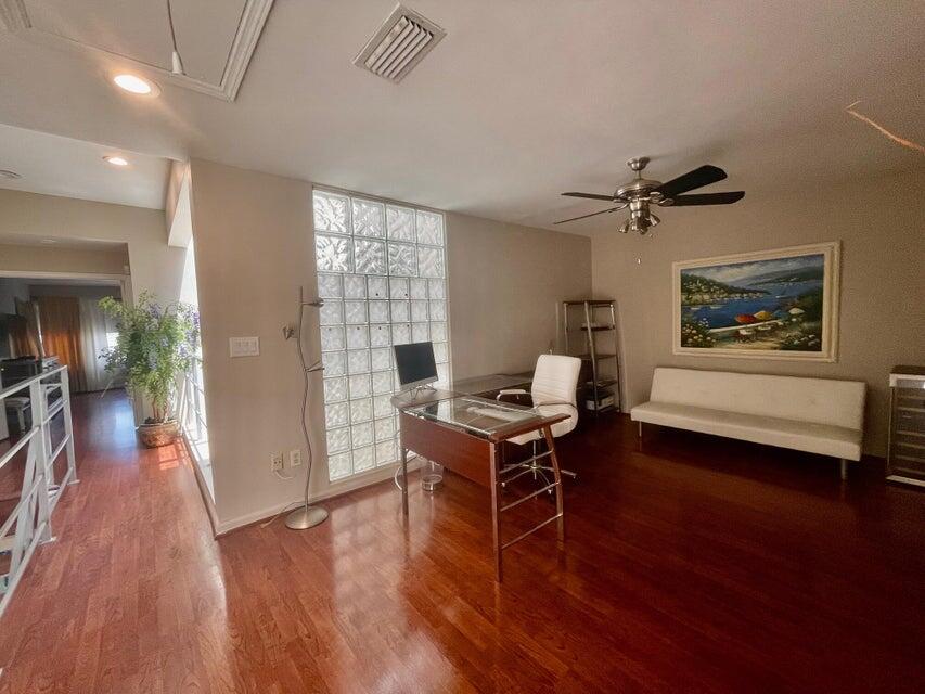 1127 BOCA COVE Lane