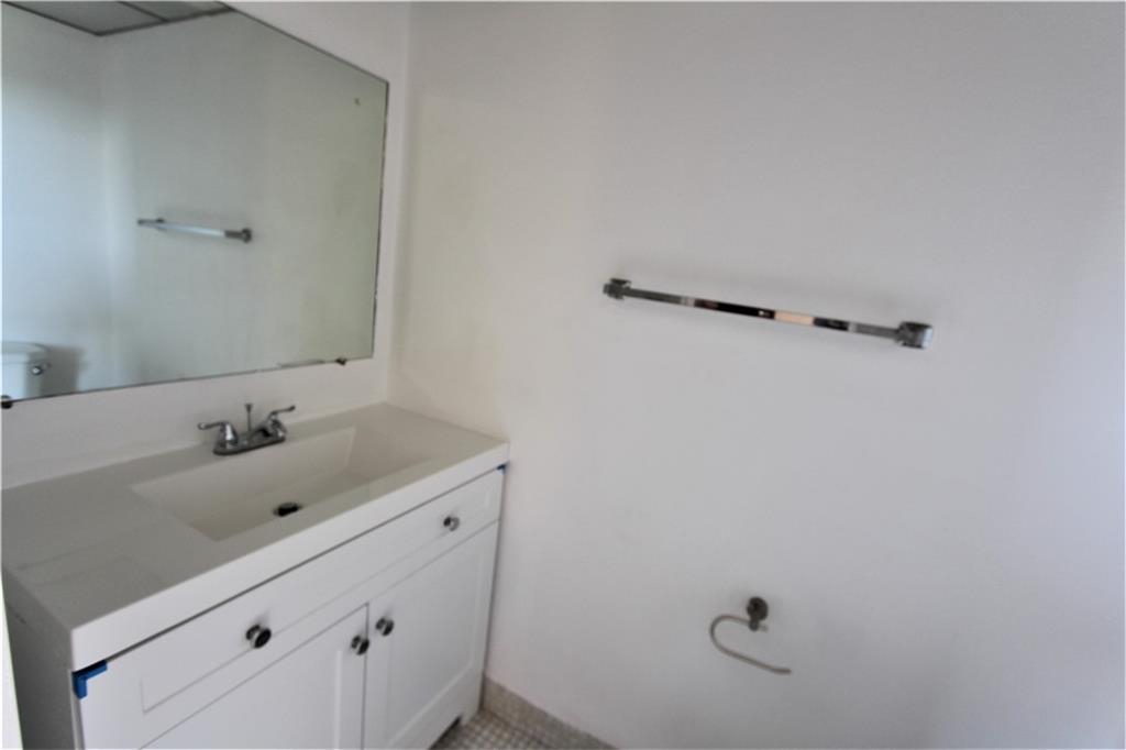 2800 Somerset Dr Unit: J400