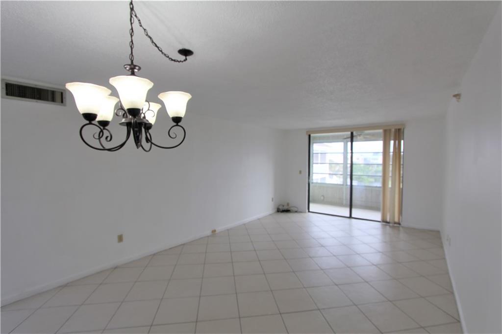 2800 Somerset Dr Unit: J400