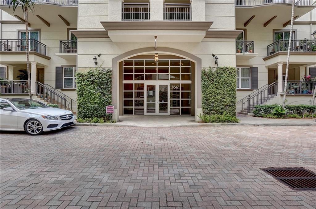 2617 NE 14th Ave Unit: 105