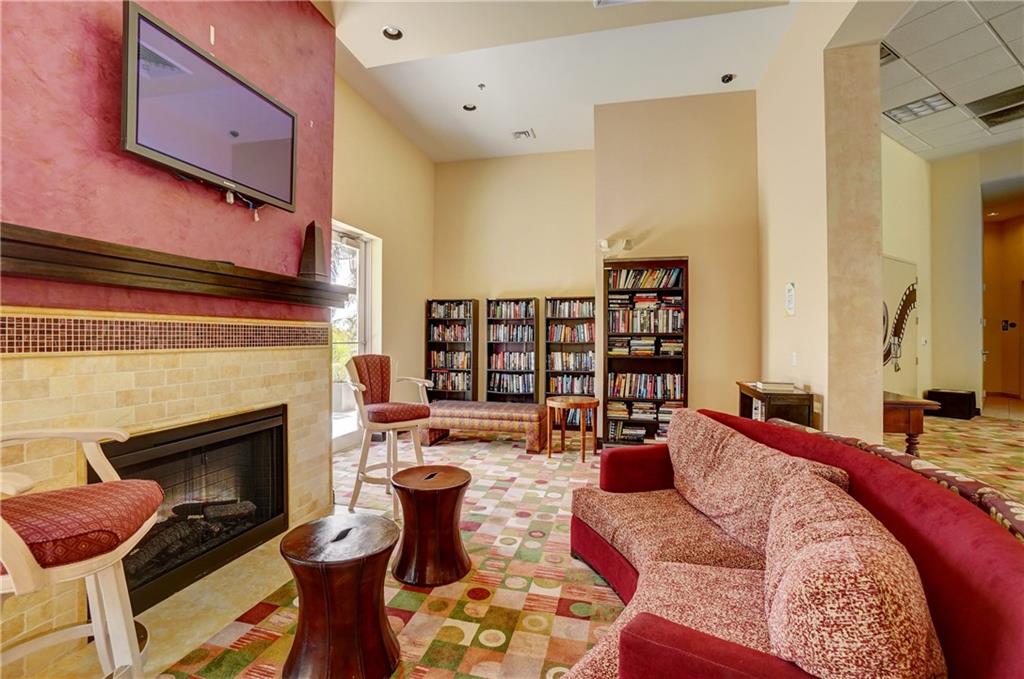 2617 NE 14th Ave Unit: 105