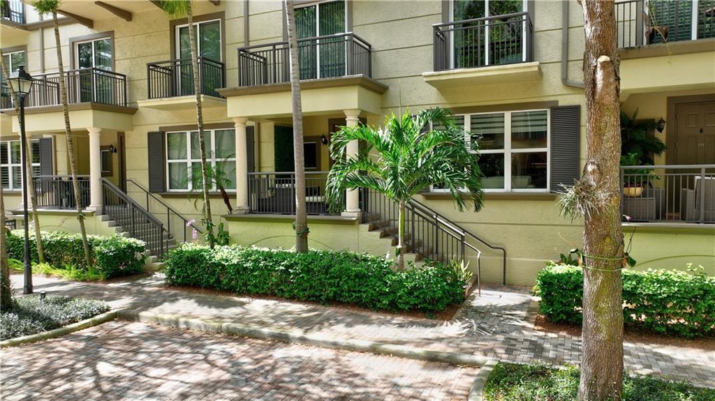 2617 NE 14th Ave Unit: 105